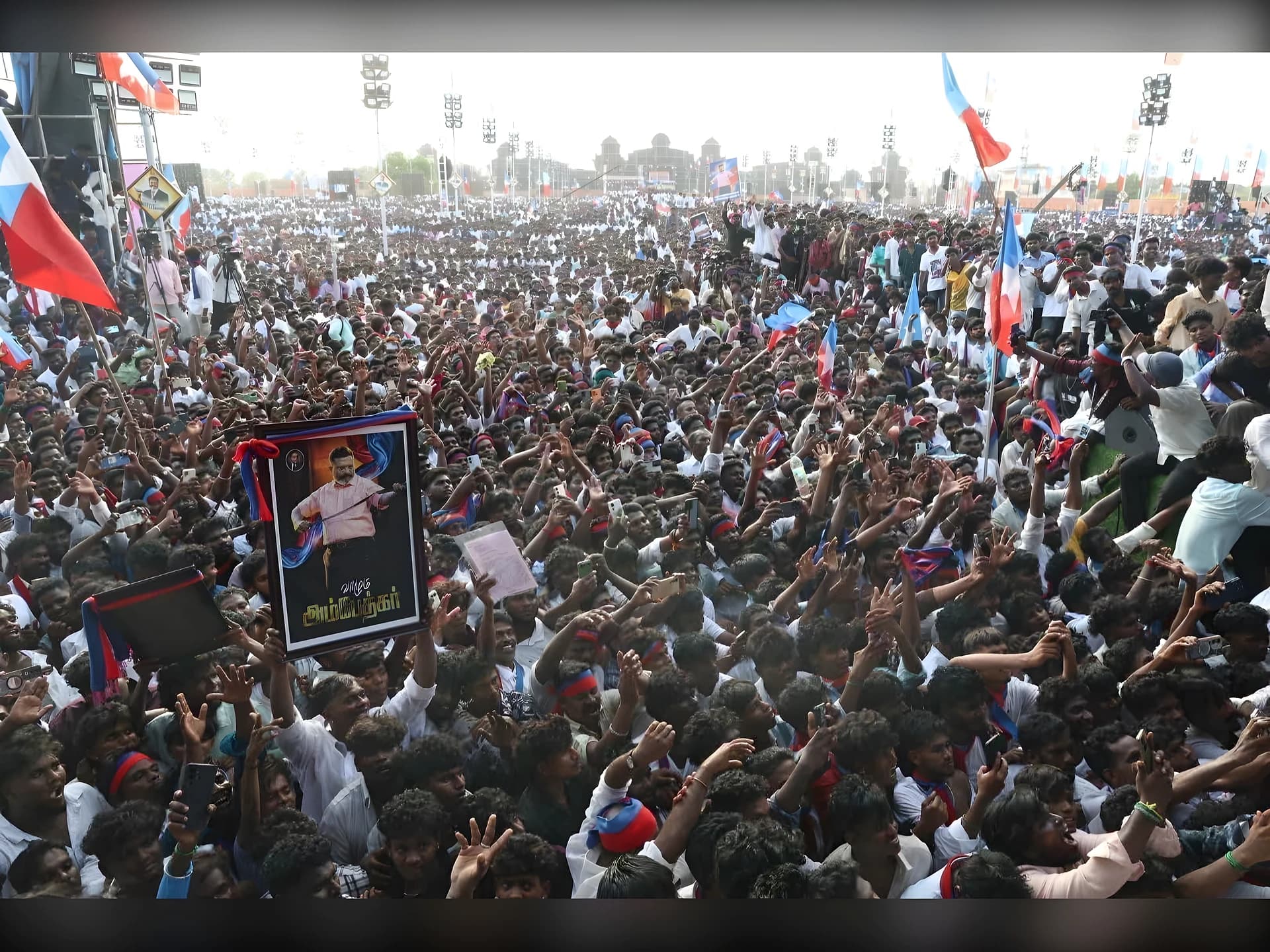 తమిళ జాతీయవాద పునరుజ్జీవన మహాసభకు భారీ స్పందన