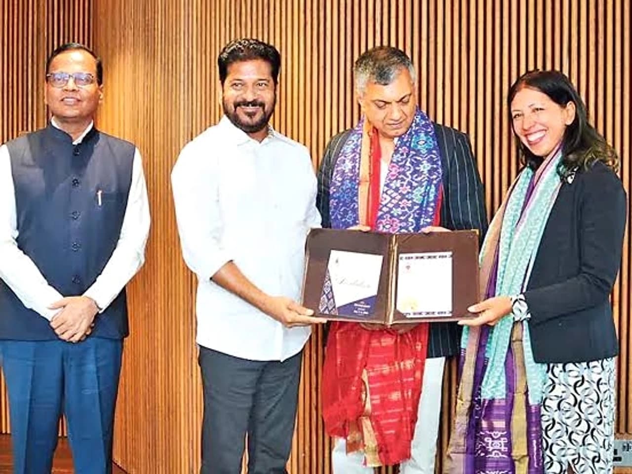 హైదరాబాద్లో ఆక్స్ఫర్డ్ సెంటర్: CM రేవంత్రెడ్డి