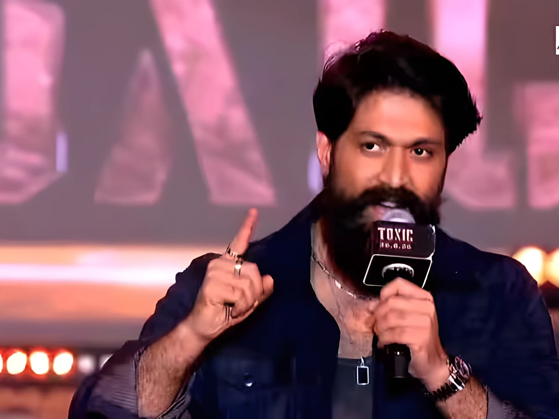 హైదరాబాద్లో యష్ 'టాక్సిక్' సందడి