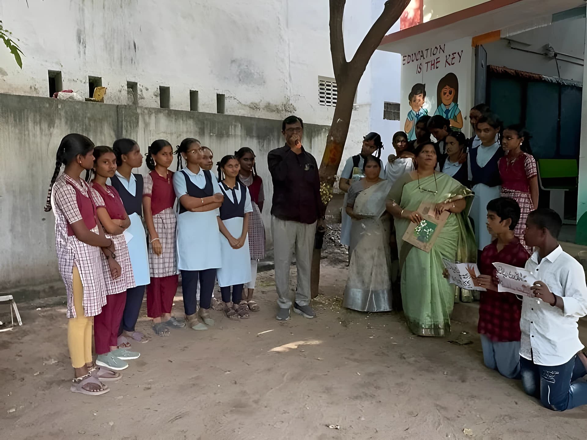 చెట్లకు రాఖీ.. నల్లకుంటలో 'వృక్షా బంధన్' క్రియేటివిటీ!