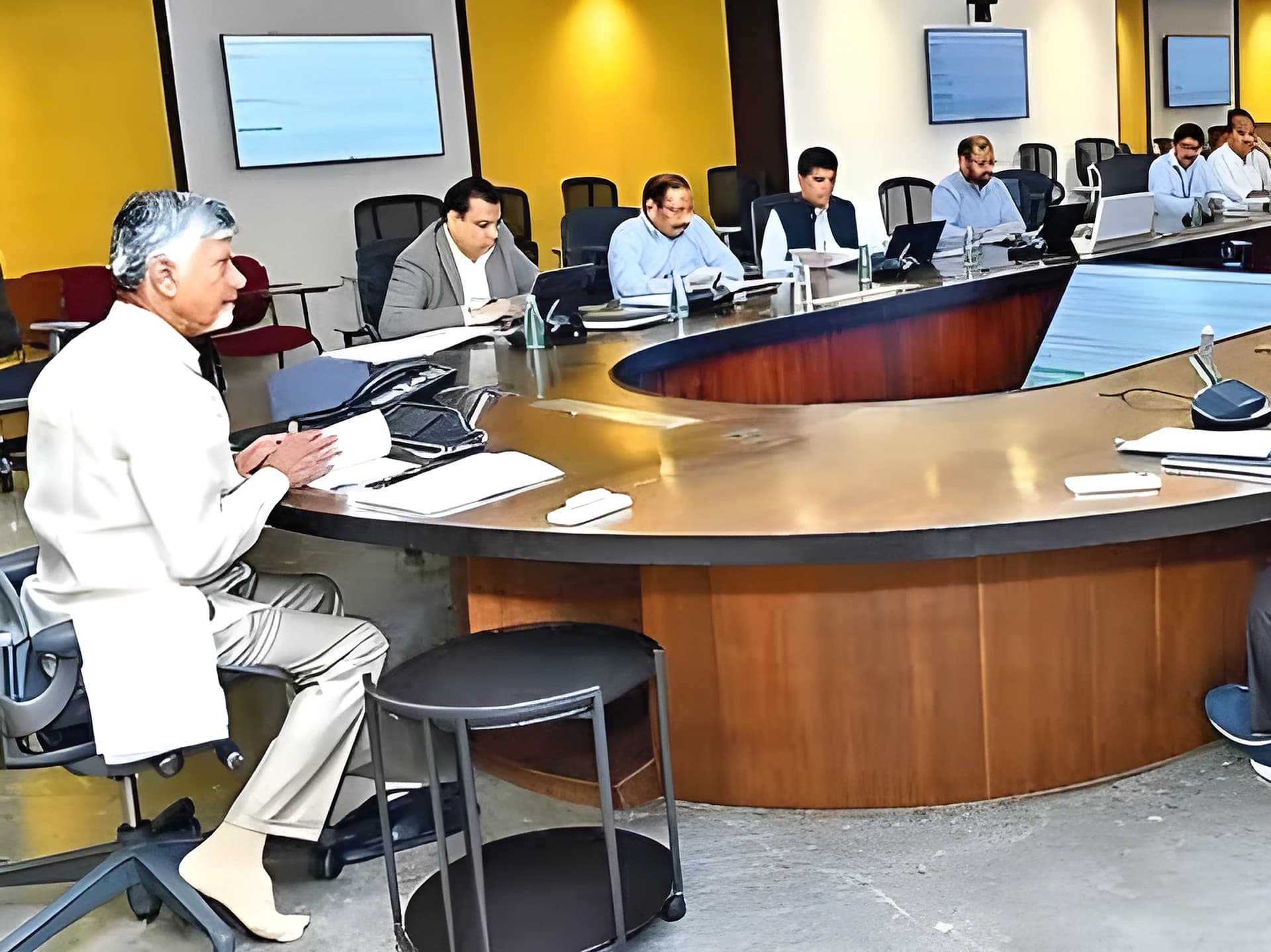 అమరావతిలో స్పోర్ట్స్ సిటీ: CM చంద్రబాబు