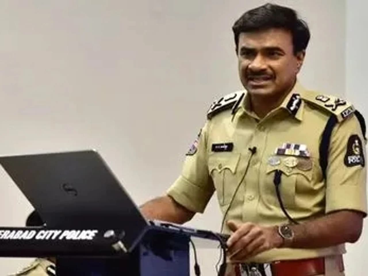 నేరాల వెనక అసలు కారణాలు తేల్చితేనే కట్టడి: DGP