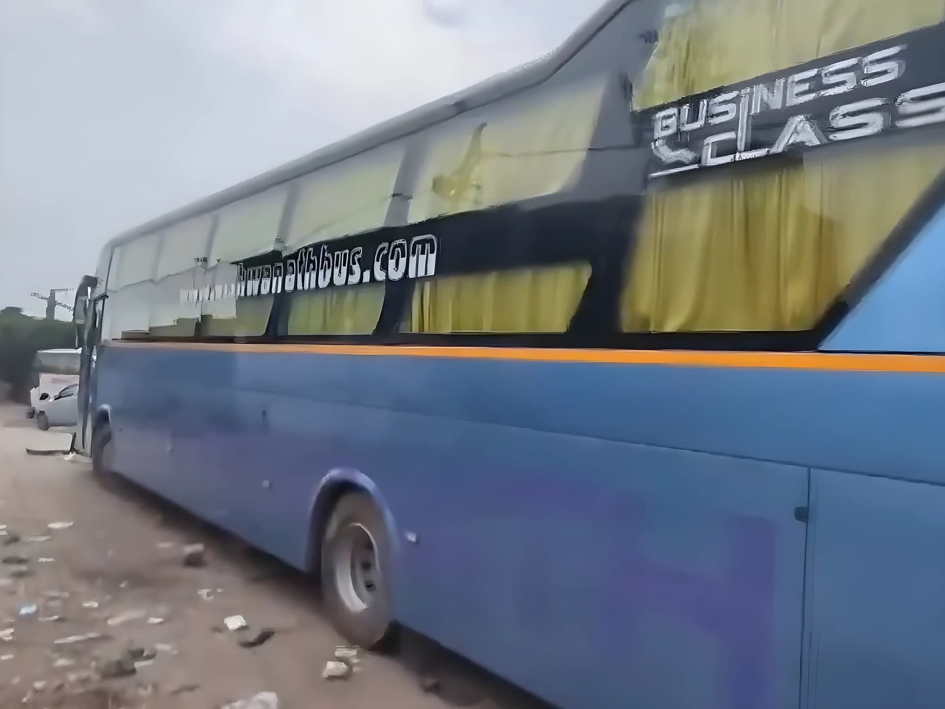 దిల్లీలో షాకింగ్ ఘటన.. కదులుతున్న బస్లో బాలికపై దారుణం!