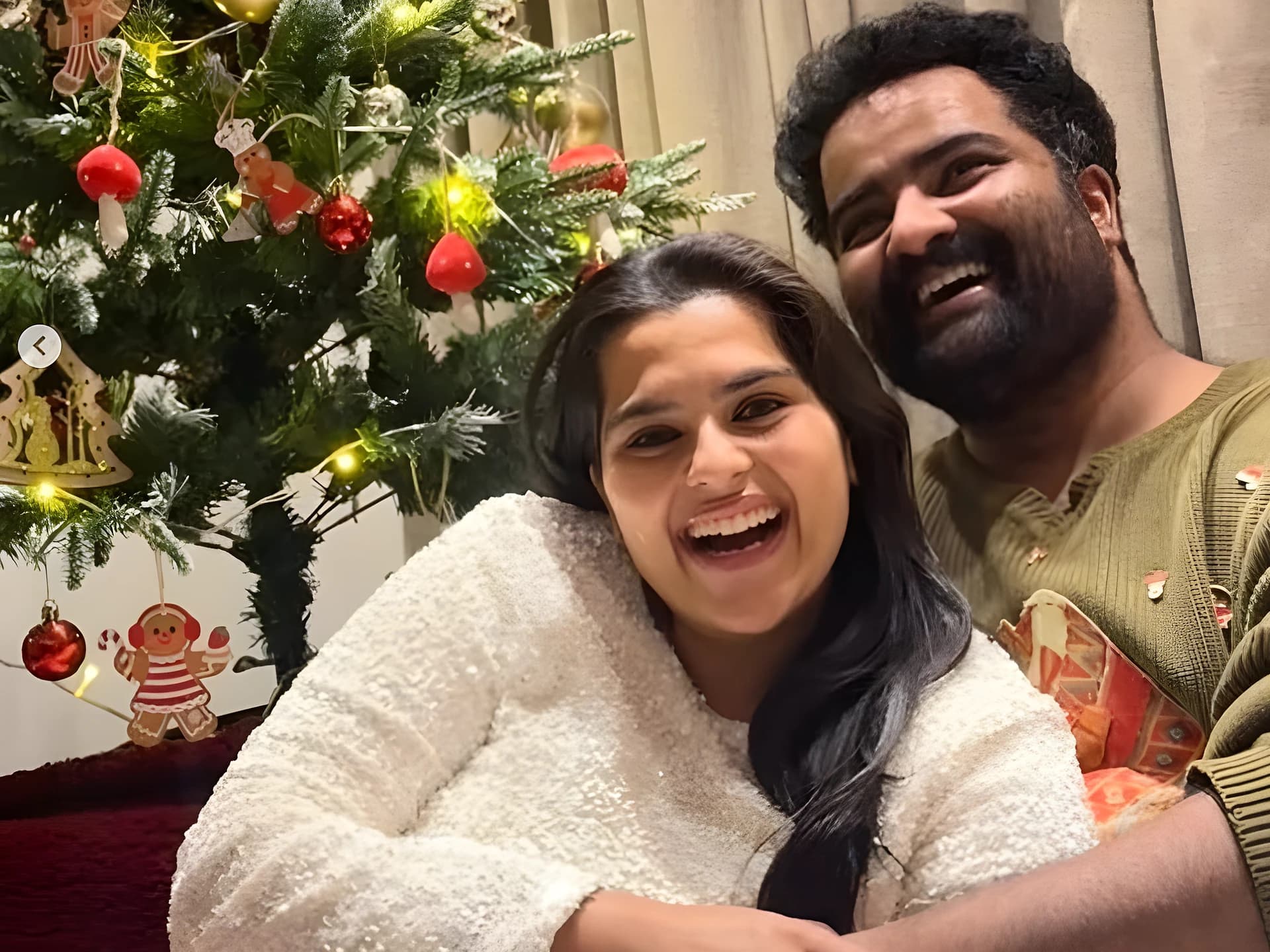 టాలీవుడ్లో కొత్త కపుల్.. పిక్స్ వైరల్!
