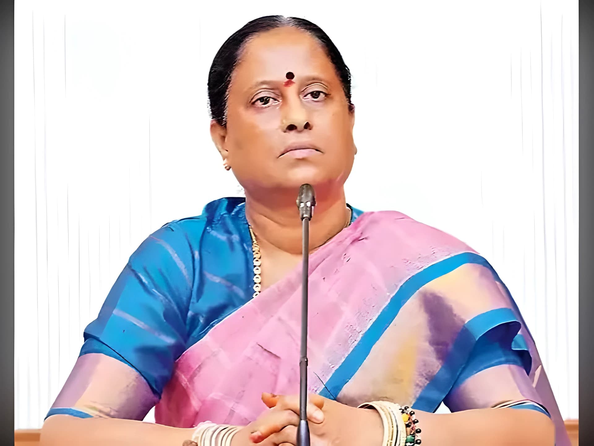 మంత్రి కొండా సురేఖ బర్తరఫ్