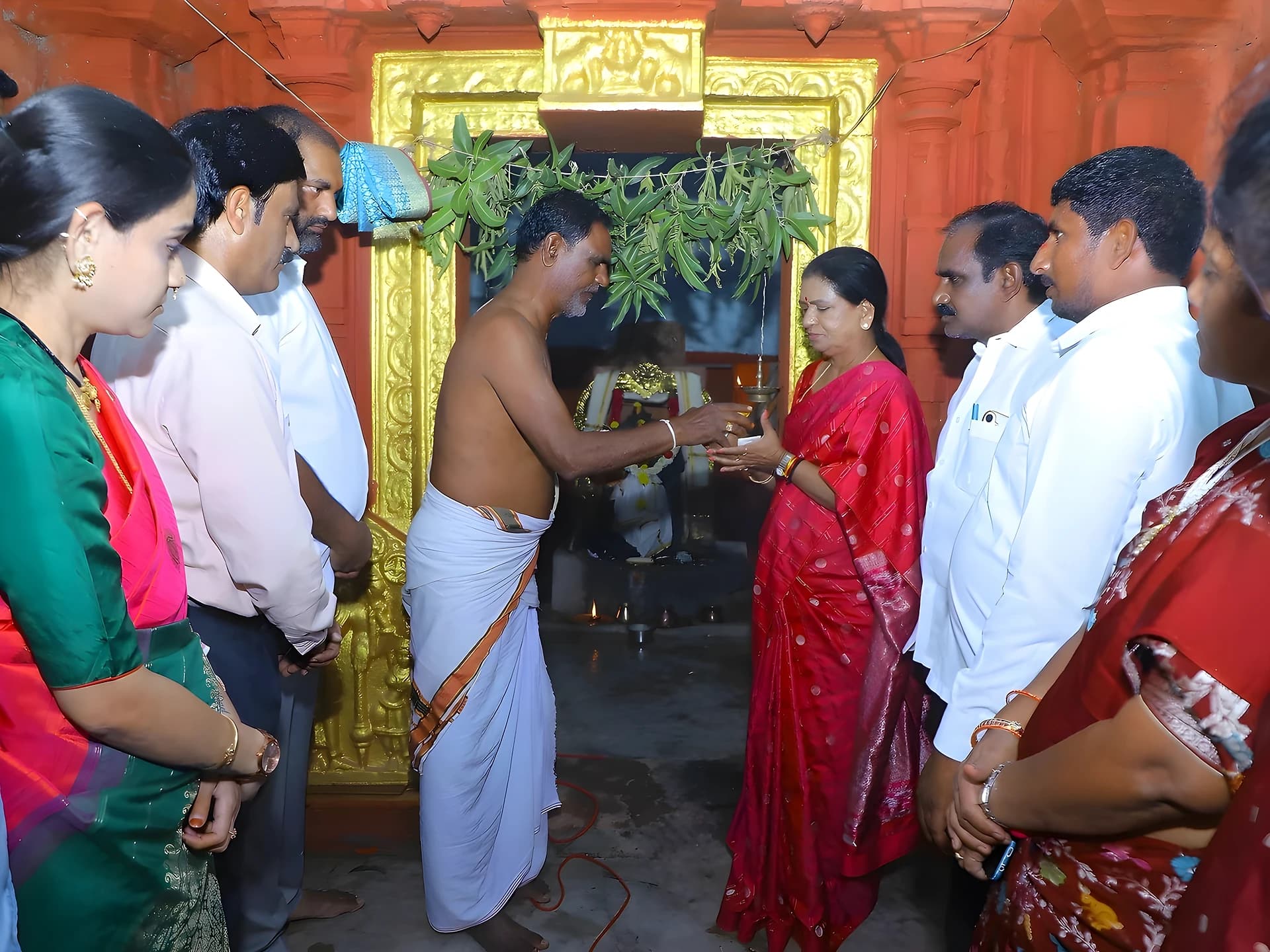 మహిళా సమైక్య భవన్కు డీకే అరుణ శంకుస్థాపన