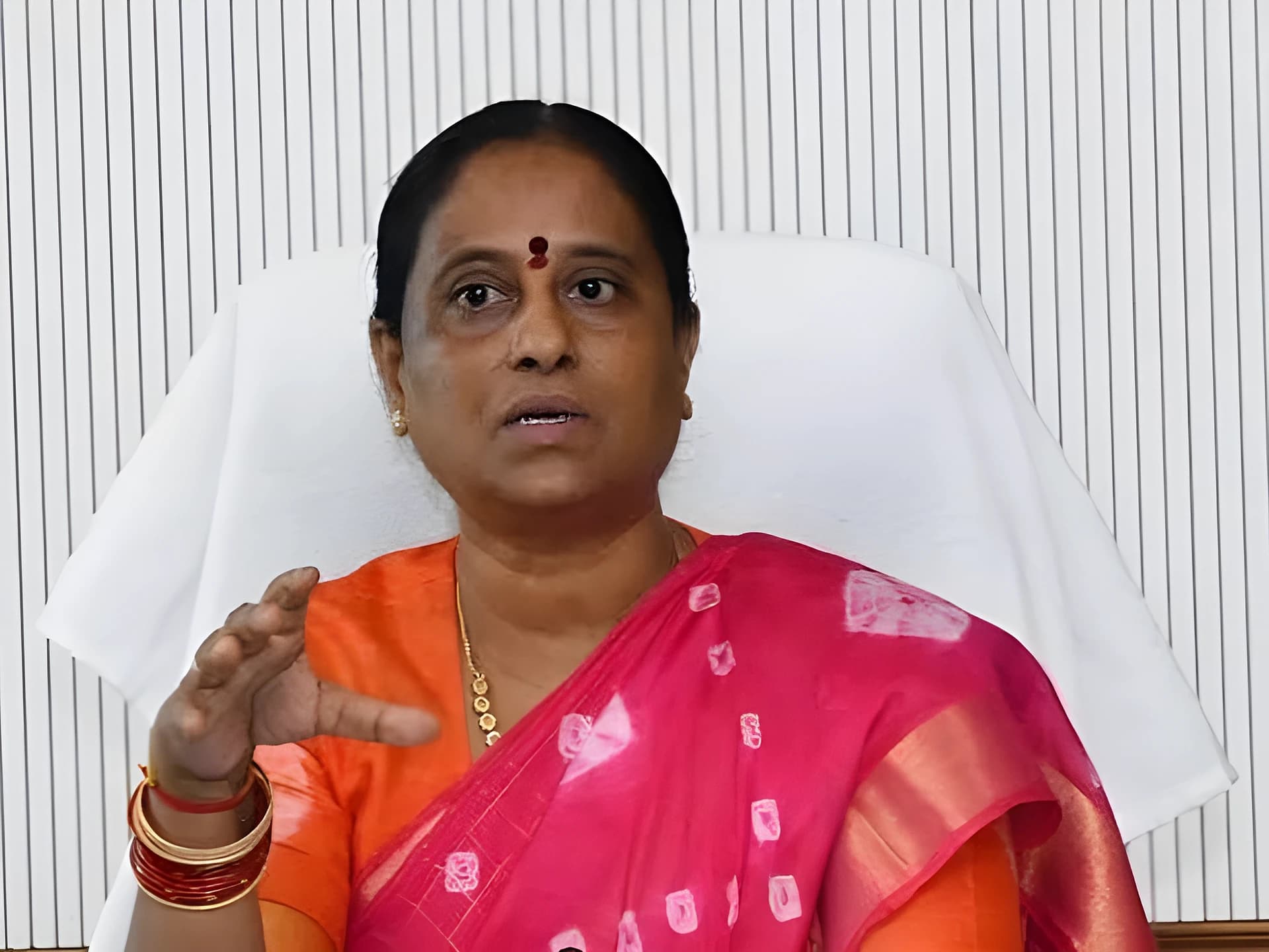 నా పేరుతో ఫేక్ పోస్టులు.. కొండా సురేఖ క్లారిటీ