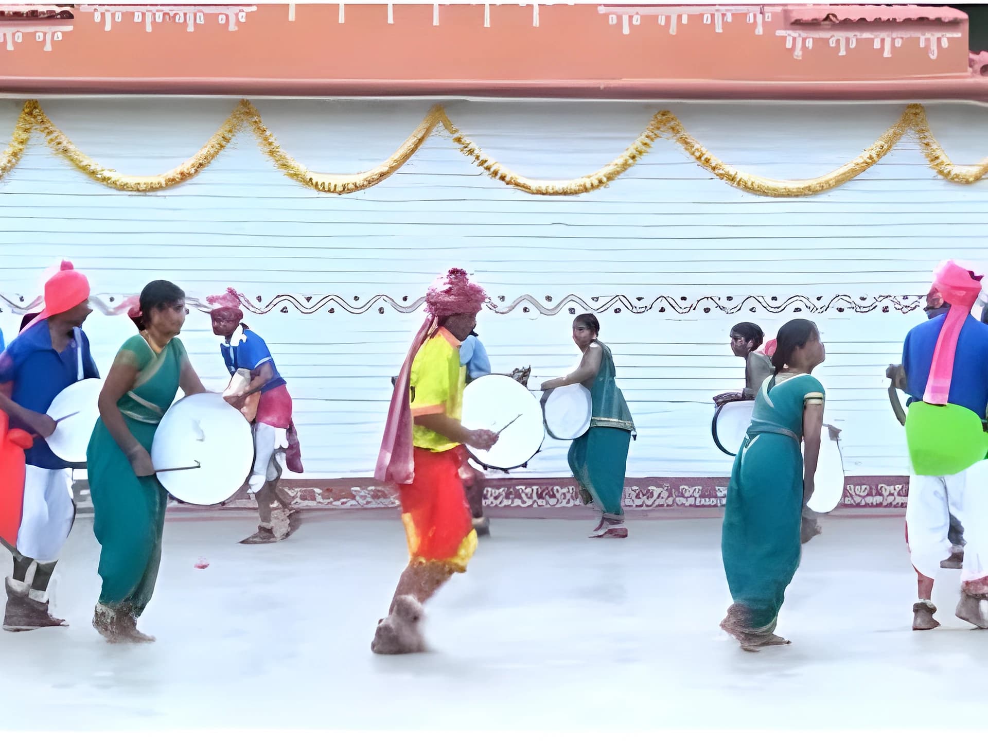 రేవంత్ రెడ్డిపై జానపద కళాకారులు ఫైర్!