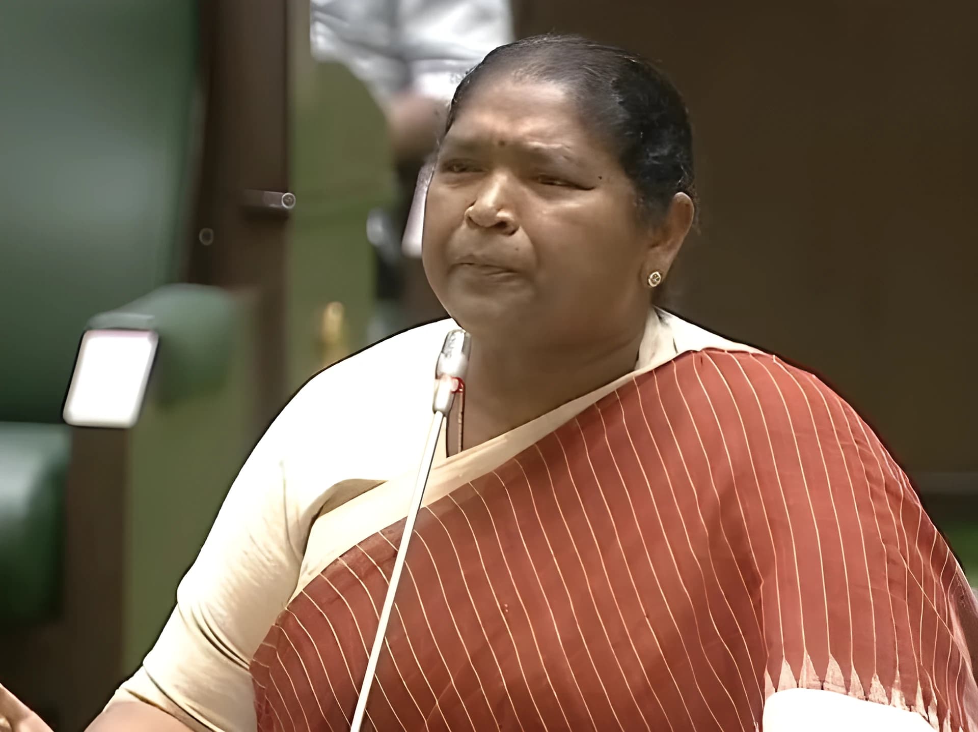 మంత్రి సీతక్క సంచలన ప్రకటన