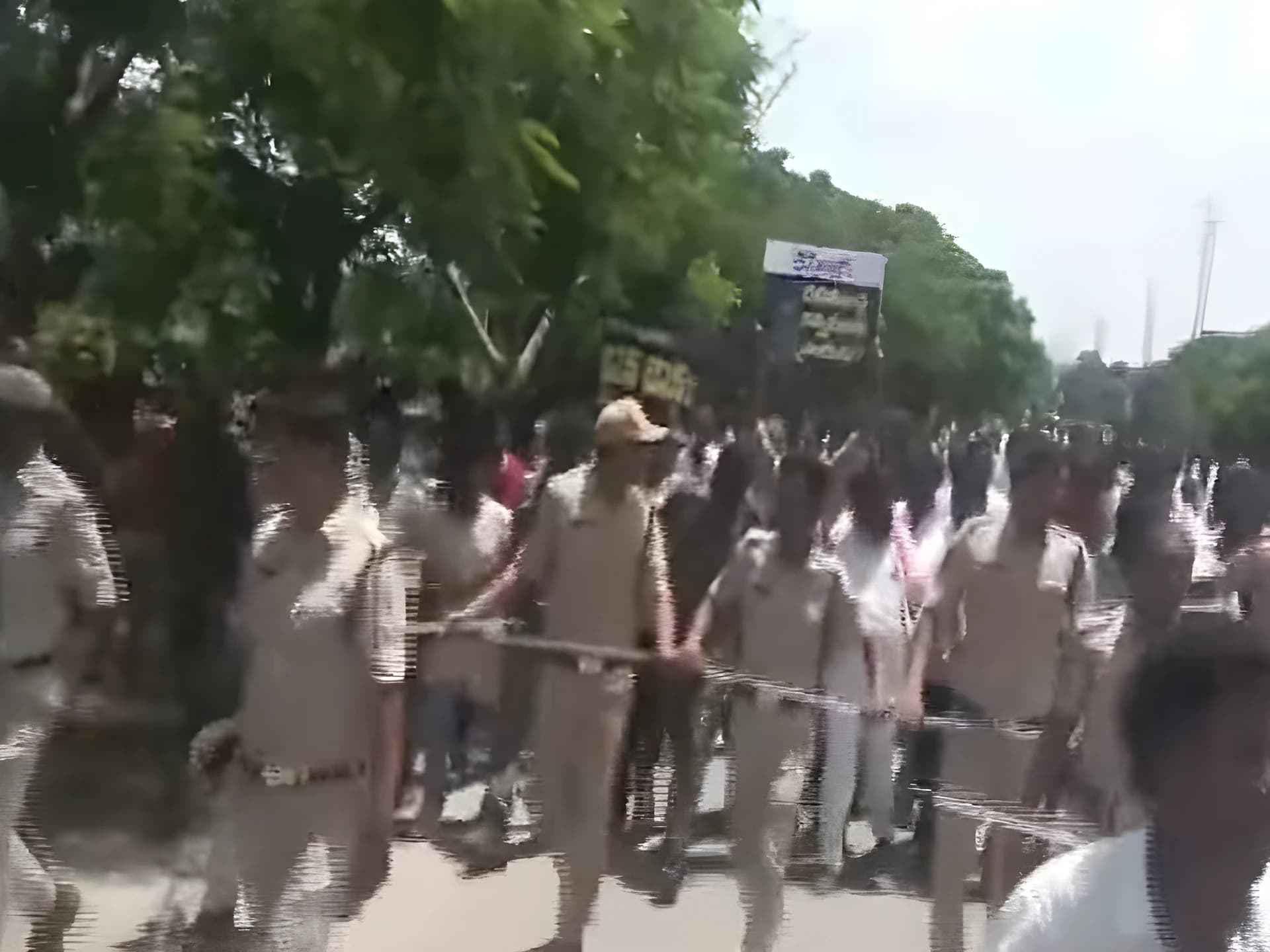 ఎర్రవల్లిలో పొలిటికల్ హీట్!
