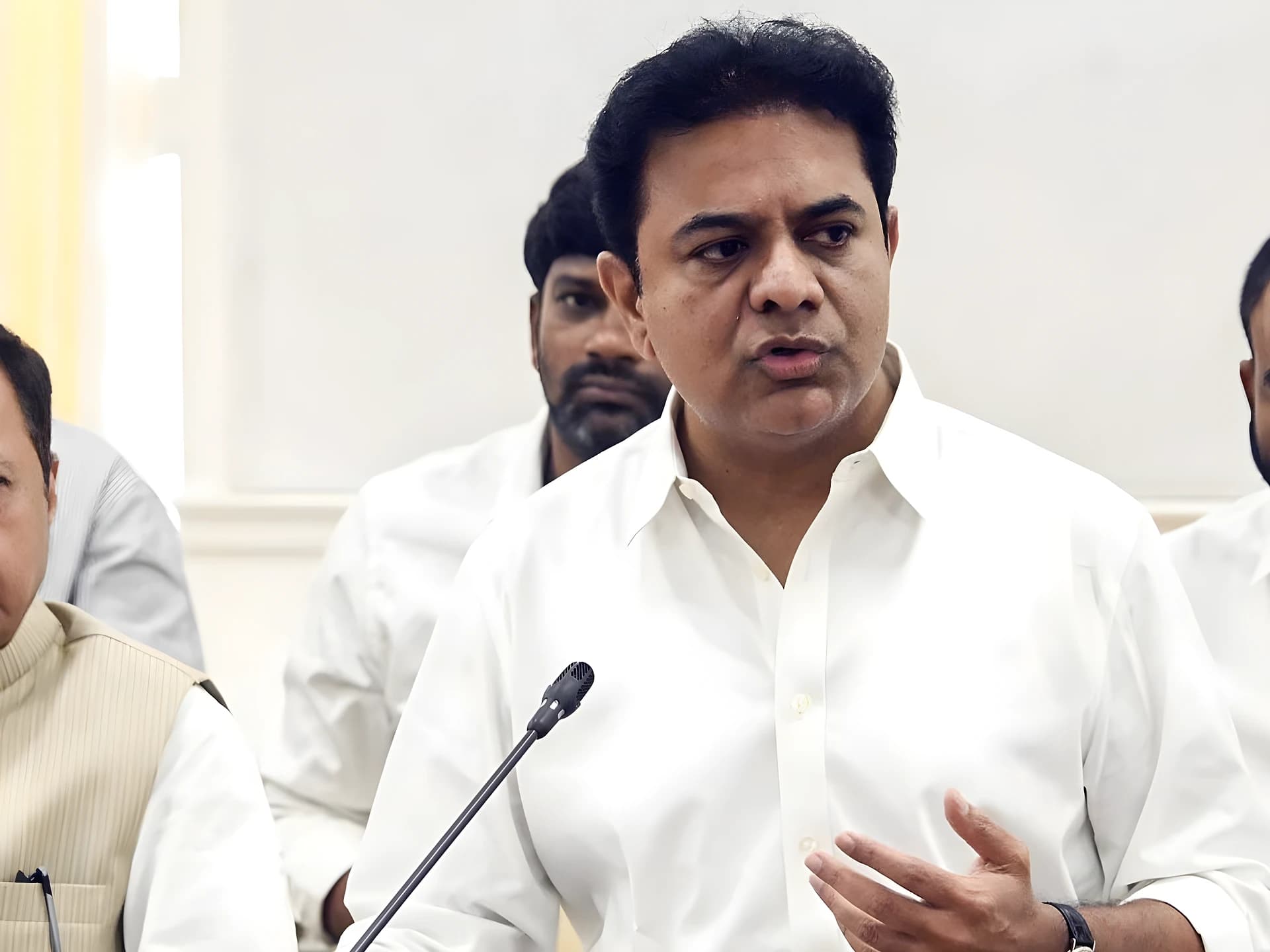 KTRపై పోలీసులకు కంప్లైంట్