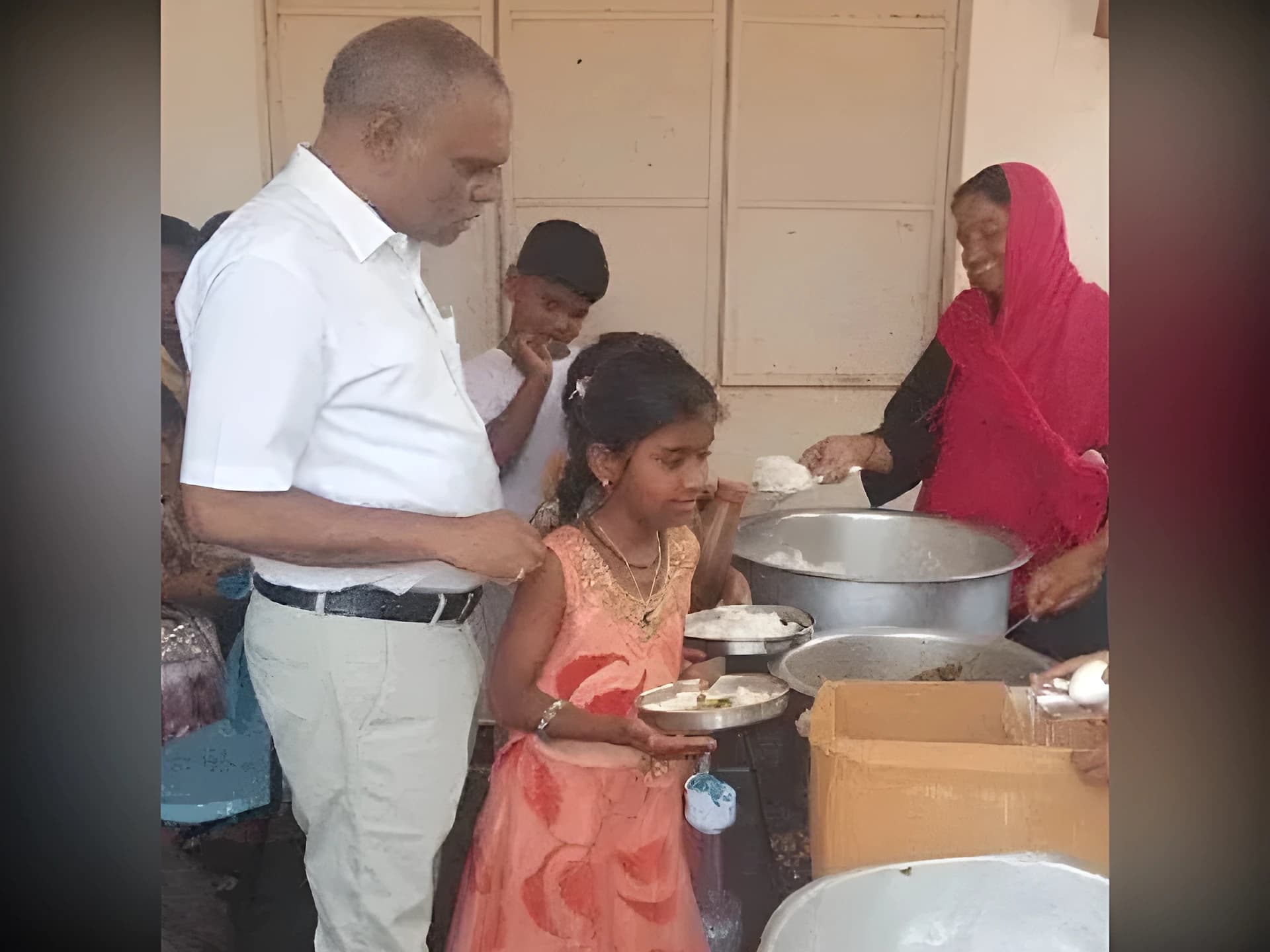 ఇందిరమ్మ కాలనీ ZP స్కూల్లో DEO తనిఖీలు