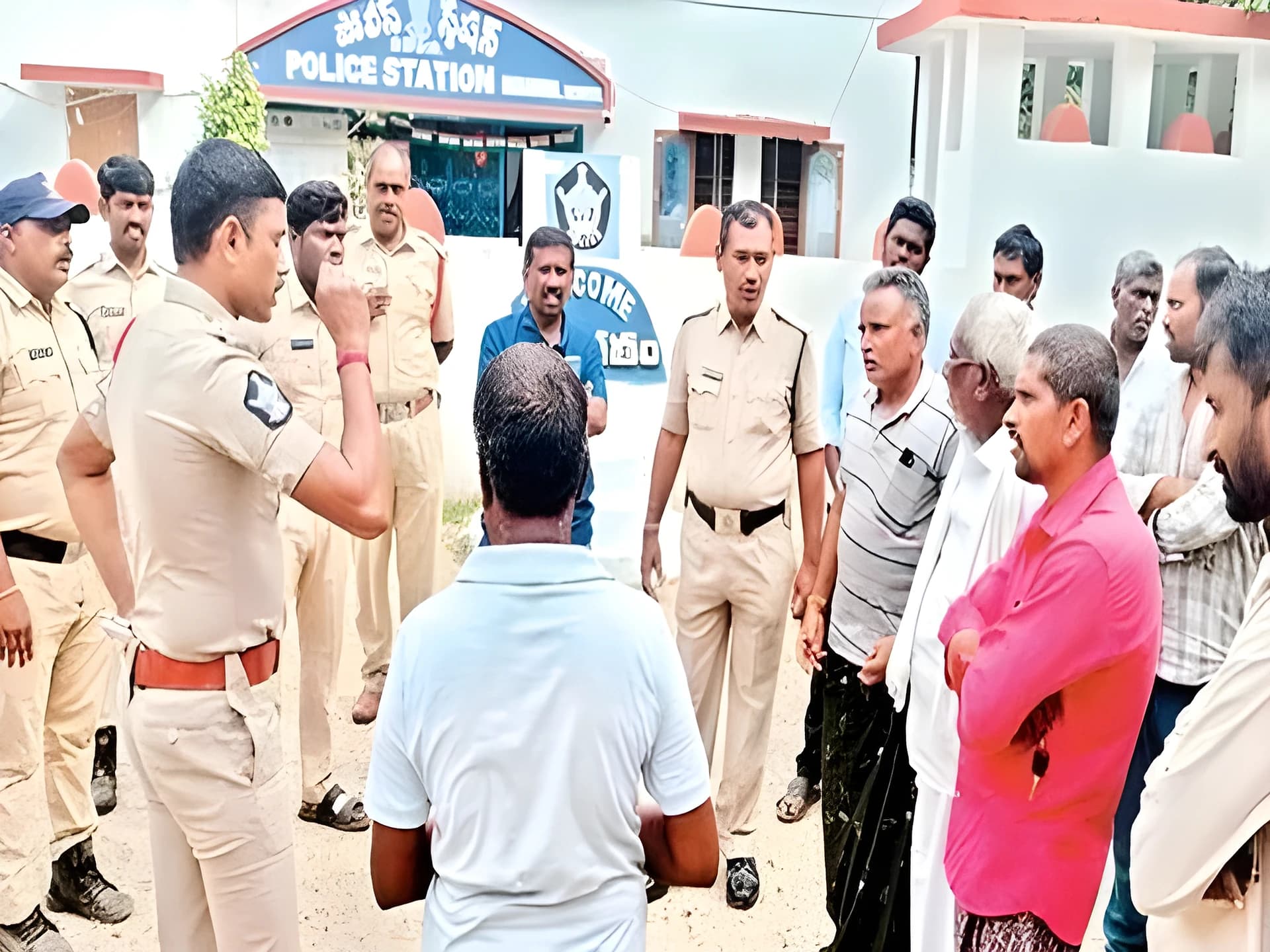 నీటి వివాదానికి తెర.. పోలీసుల జోక్యంతో సమన్యాయం! 💧