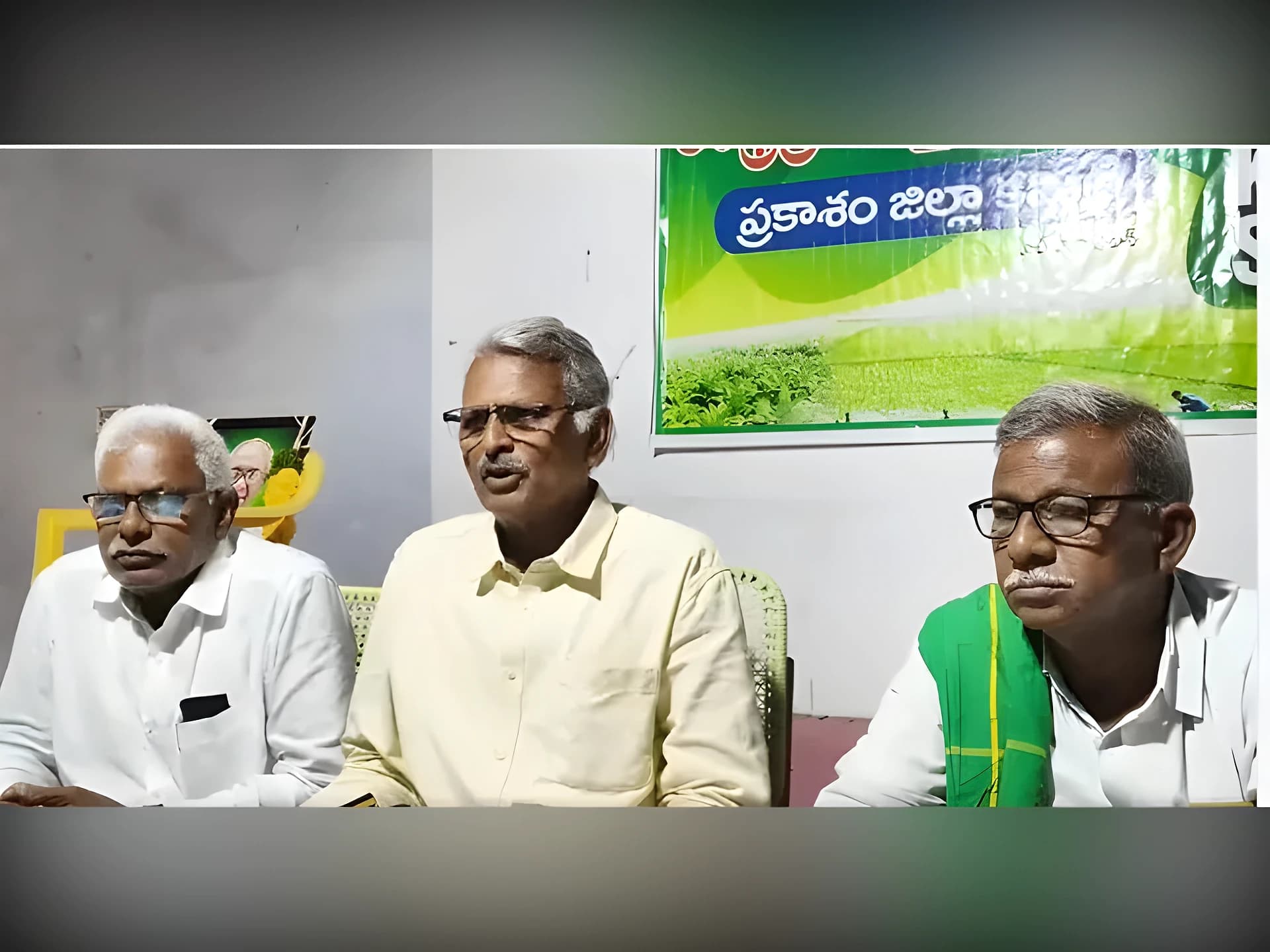 అనంతపురంలో రైతులపై దౌర్జన్యం.. రిసోనియాపై చర్యలకు డిమాండ్