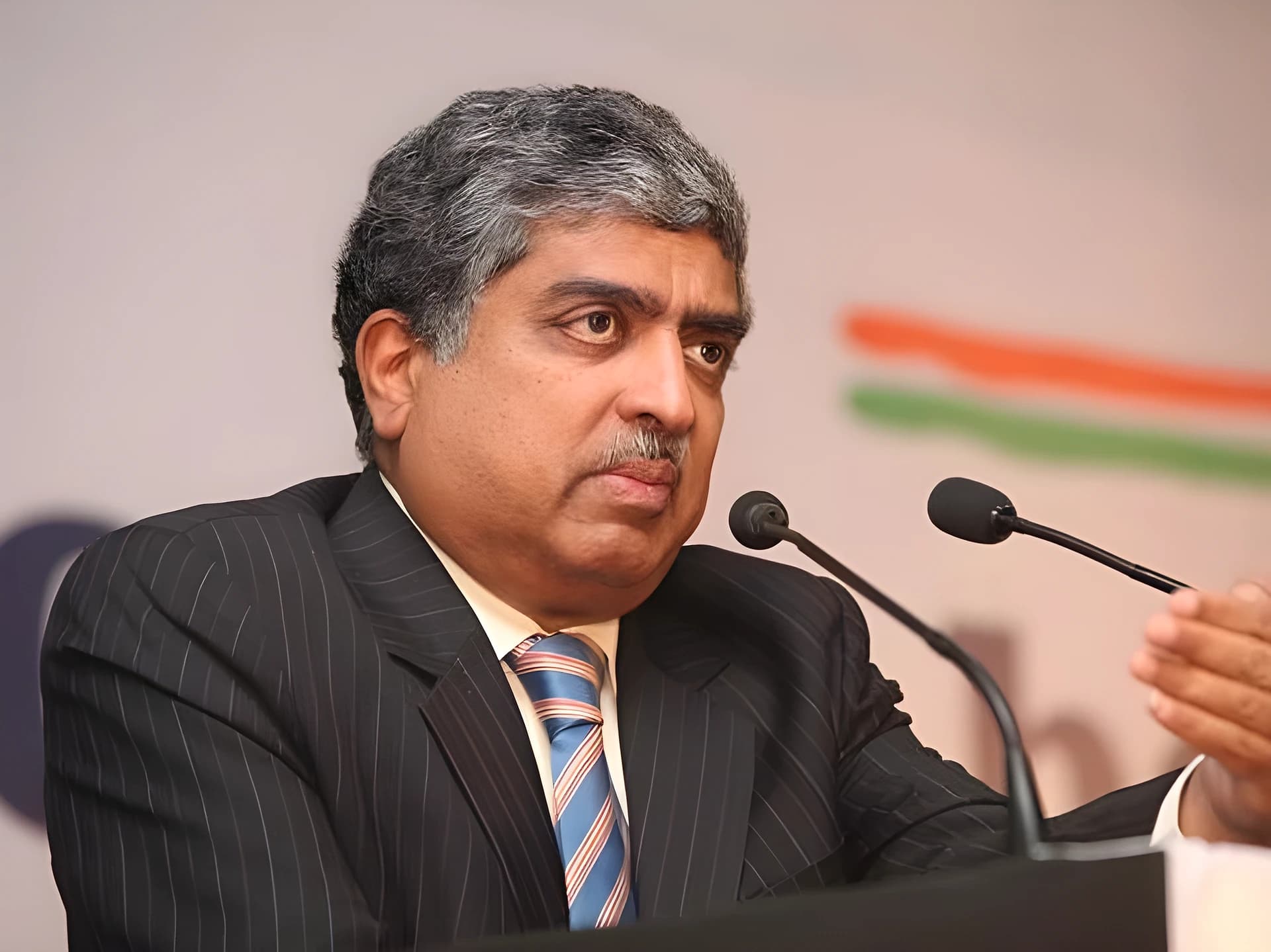 "ఆధార్" నందన్ నిలేఖనీకీ SIR నోటీసులు