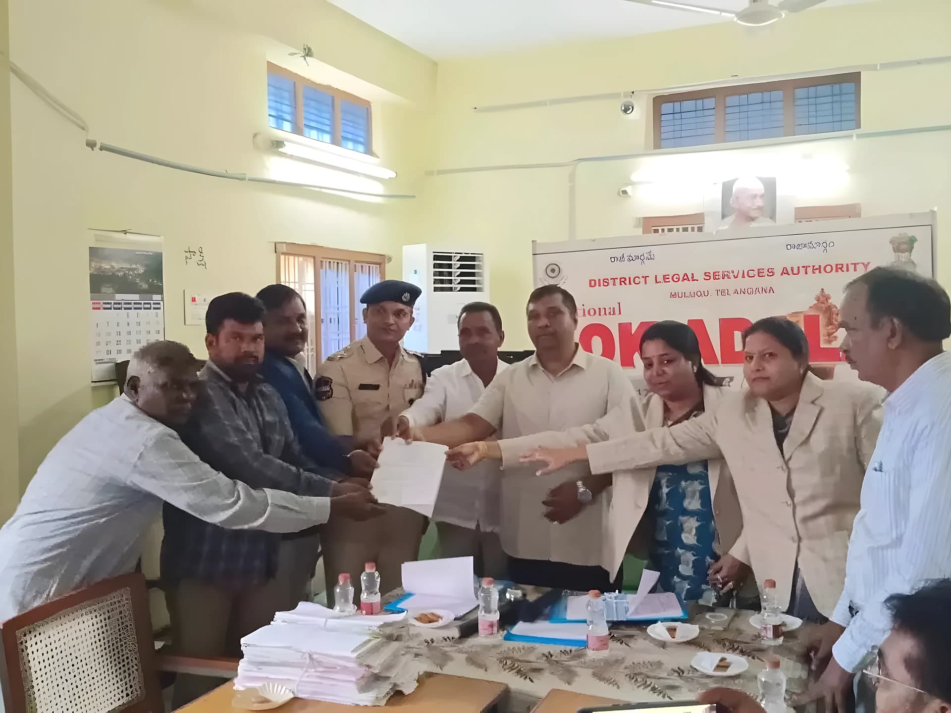 ములుగు లోక్ అదాలత్లో 391 కేసులకు పరిష్కారం