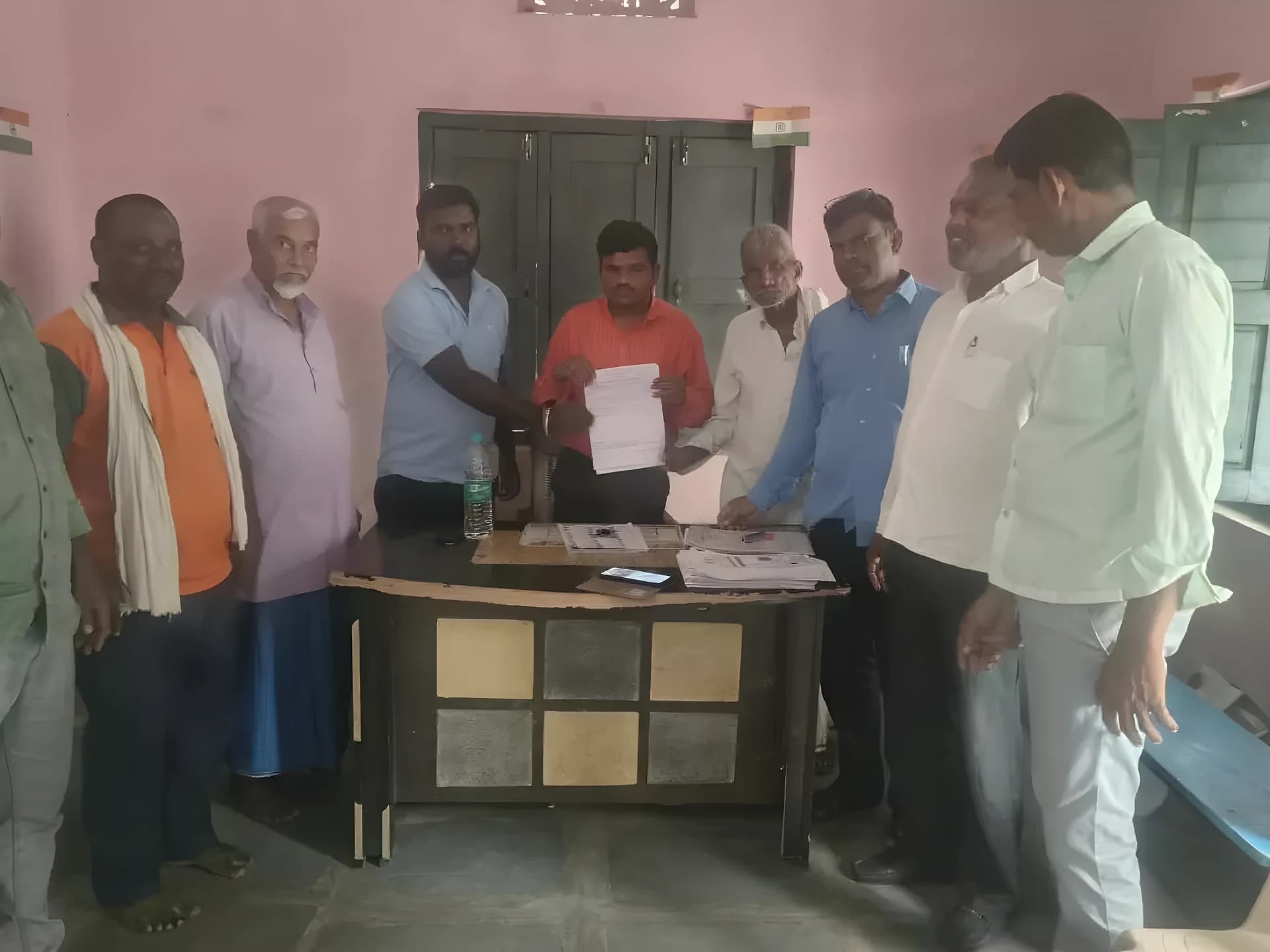 పెద్ద టక్లిలో ప్రత్యేక ఓటరు నమోదు కార్యక్రమం