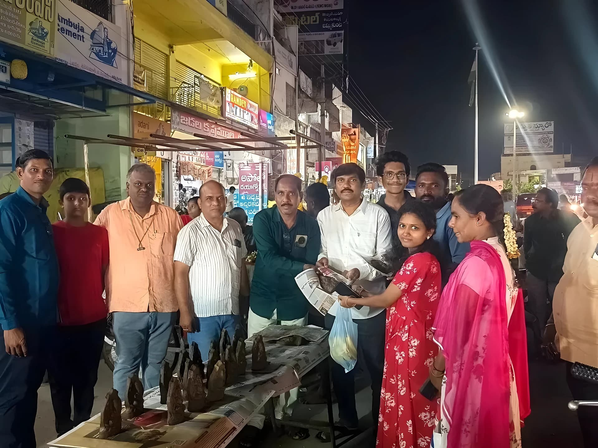 పర్యావరణ హితం కోసం మట్టి వినాయకుల పంపిణీ
