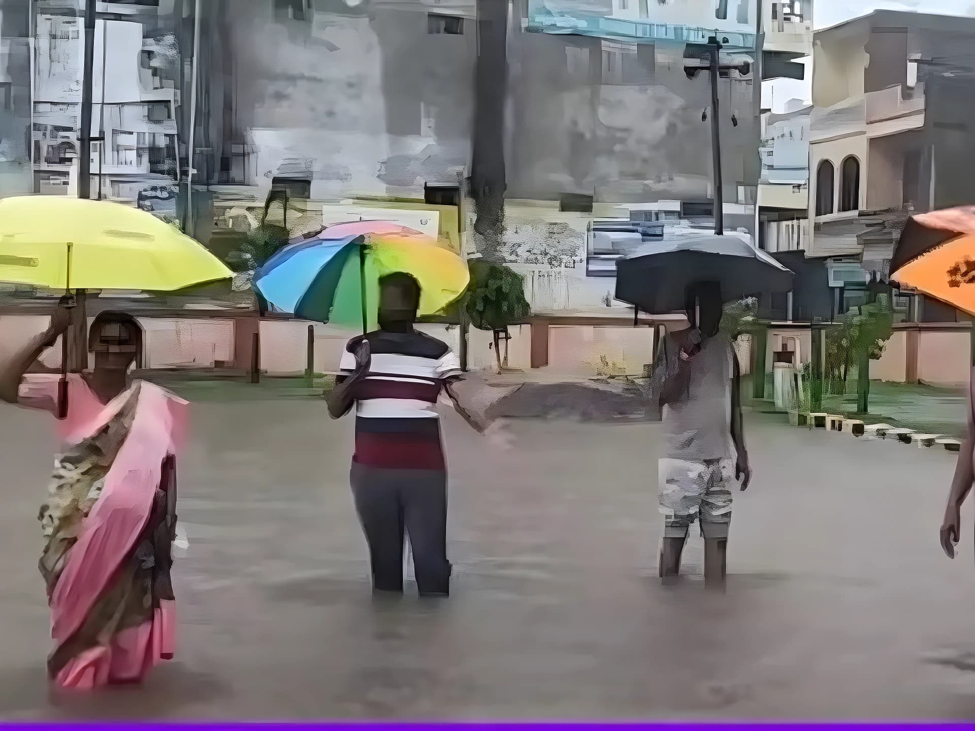 భారీ వర్షంతో హుస్నాబాద్ బస్టాండ్ జలమయం