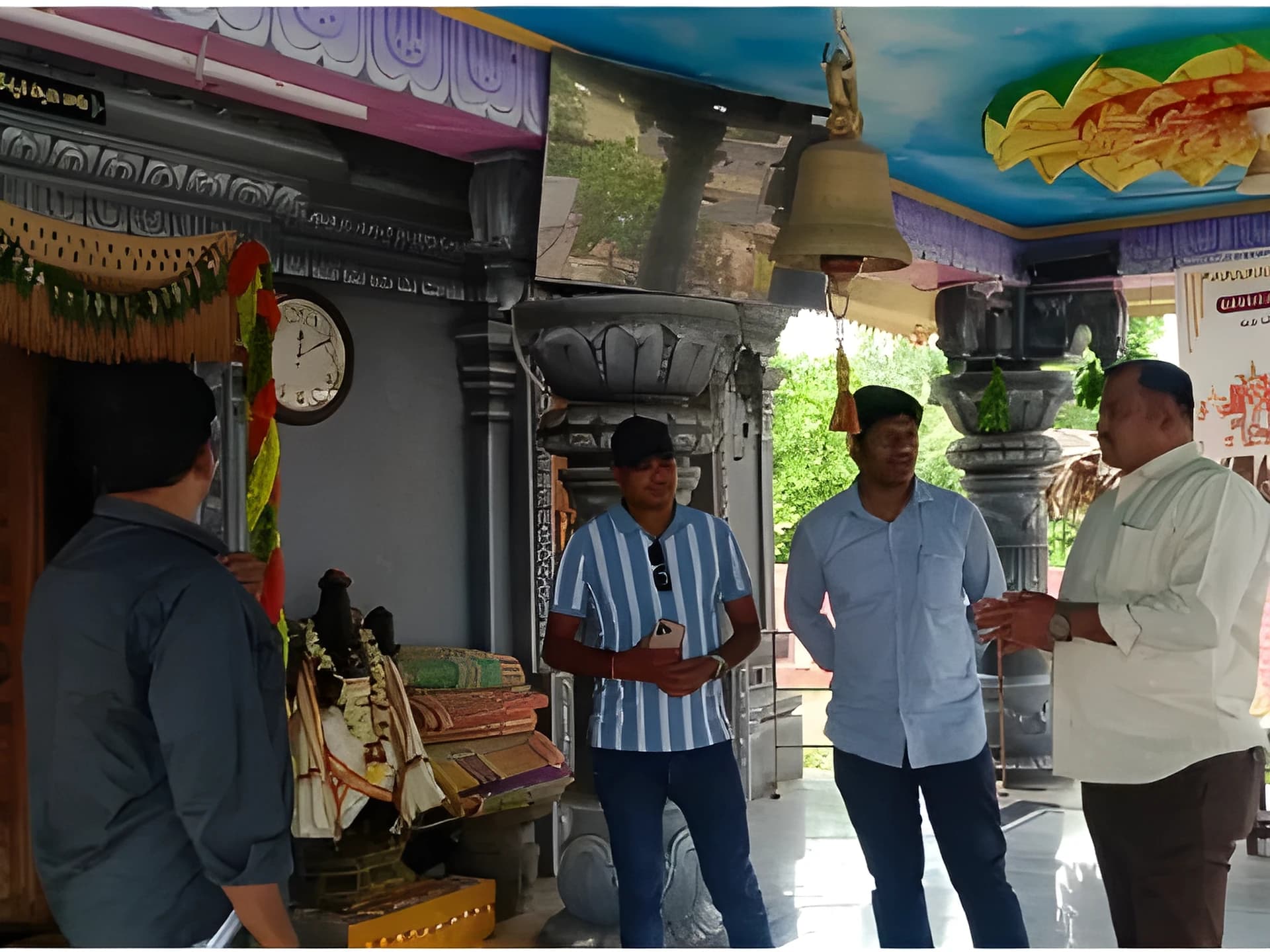 ఆలయంలో చోరీ.. వెండి వస్తువులు గాయబ్!