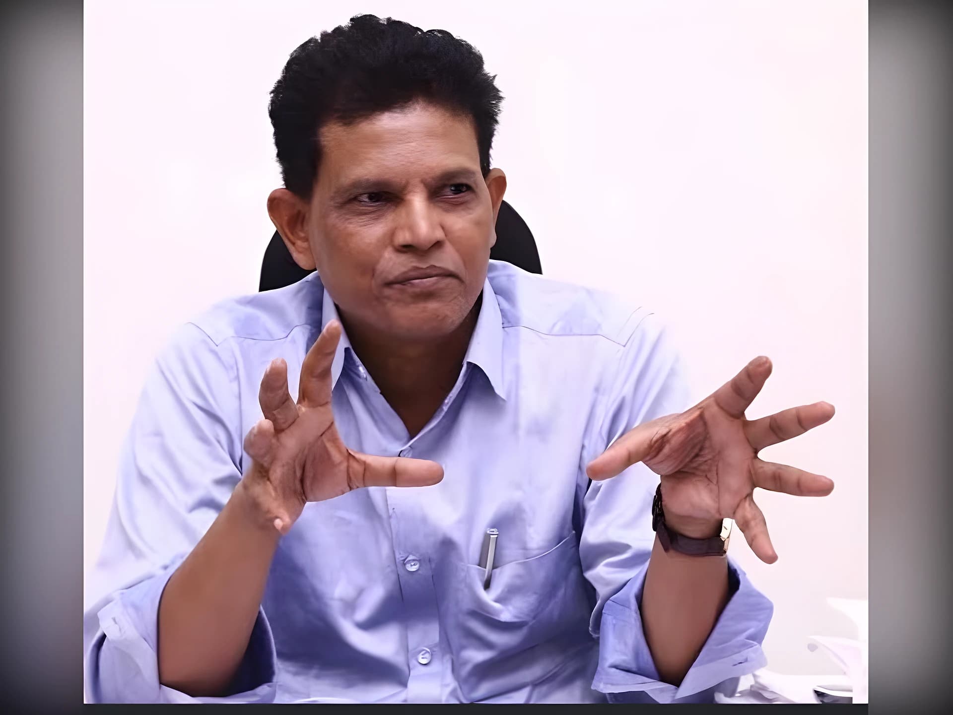 ప్రభుత్వ స్కూళ్లకు బేసిక్ స్టాండర్డ్స్ ఉండాలి: ఆకునూరి