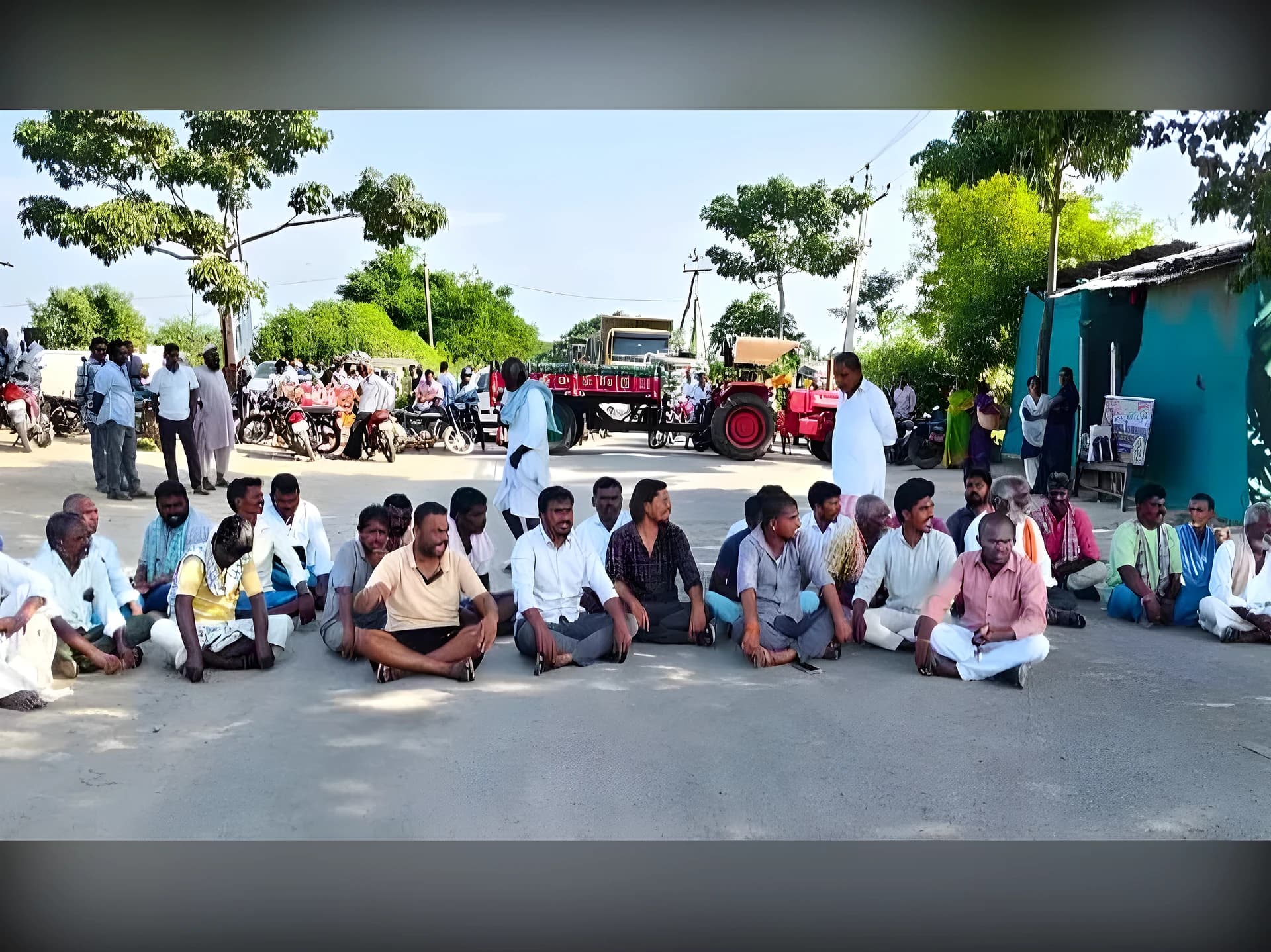హామీలు ఘనం, అమలు శూన్యం.. రైతుల ధర్నా