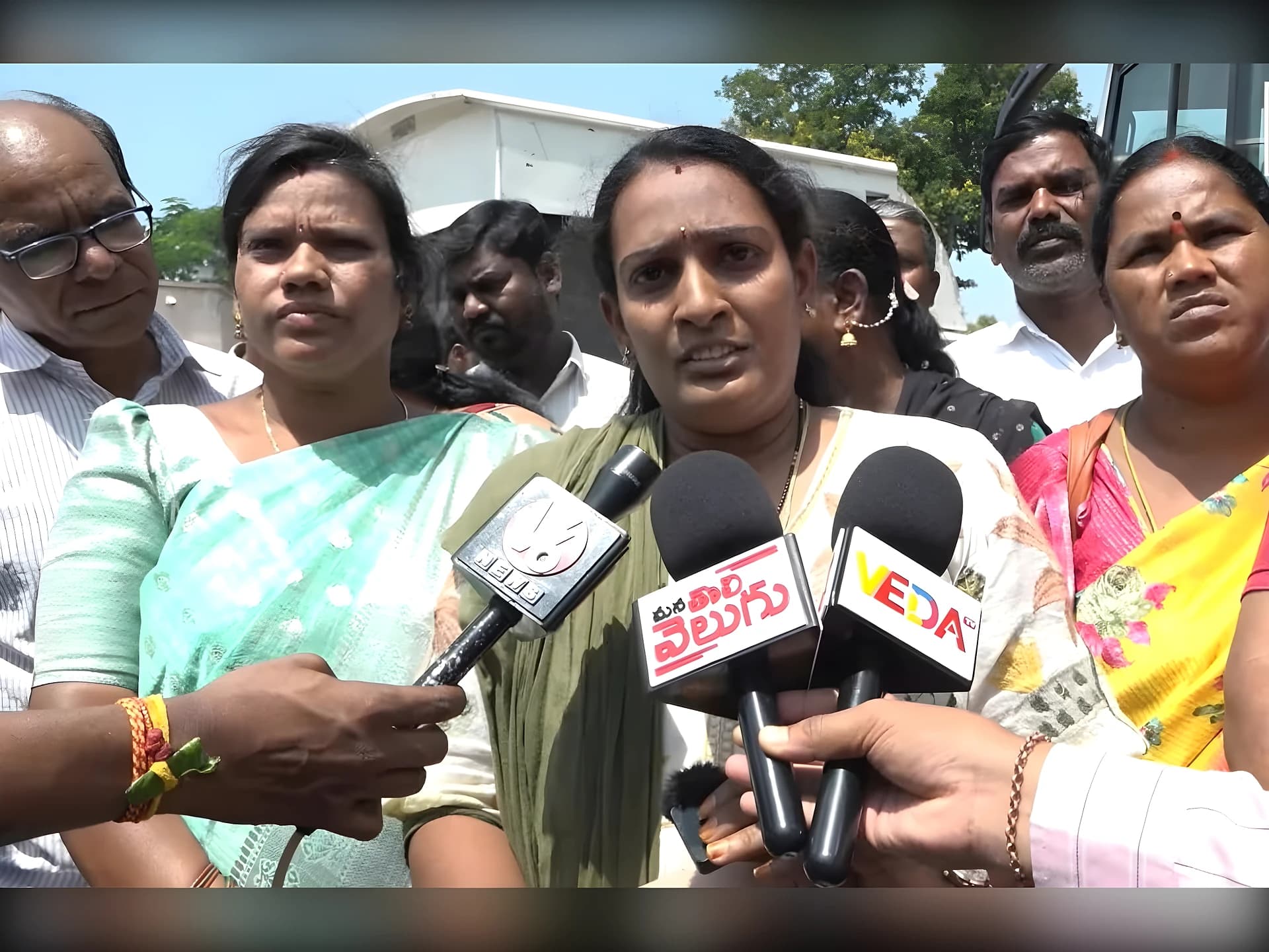 ప్రతి డివిజన్లో TPS ఉండాలి.. Parents డిమాండ్