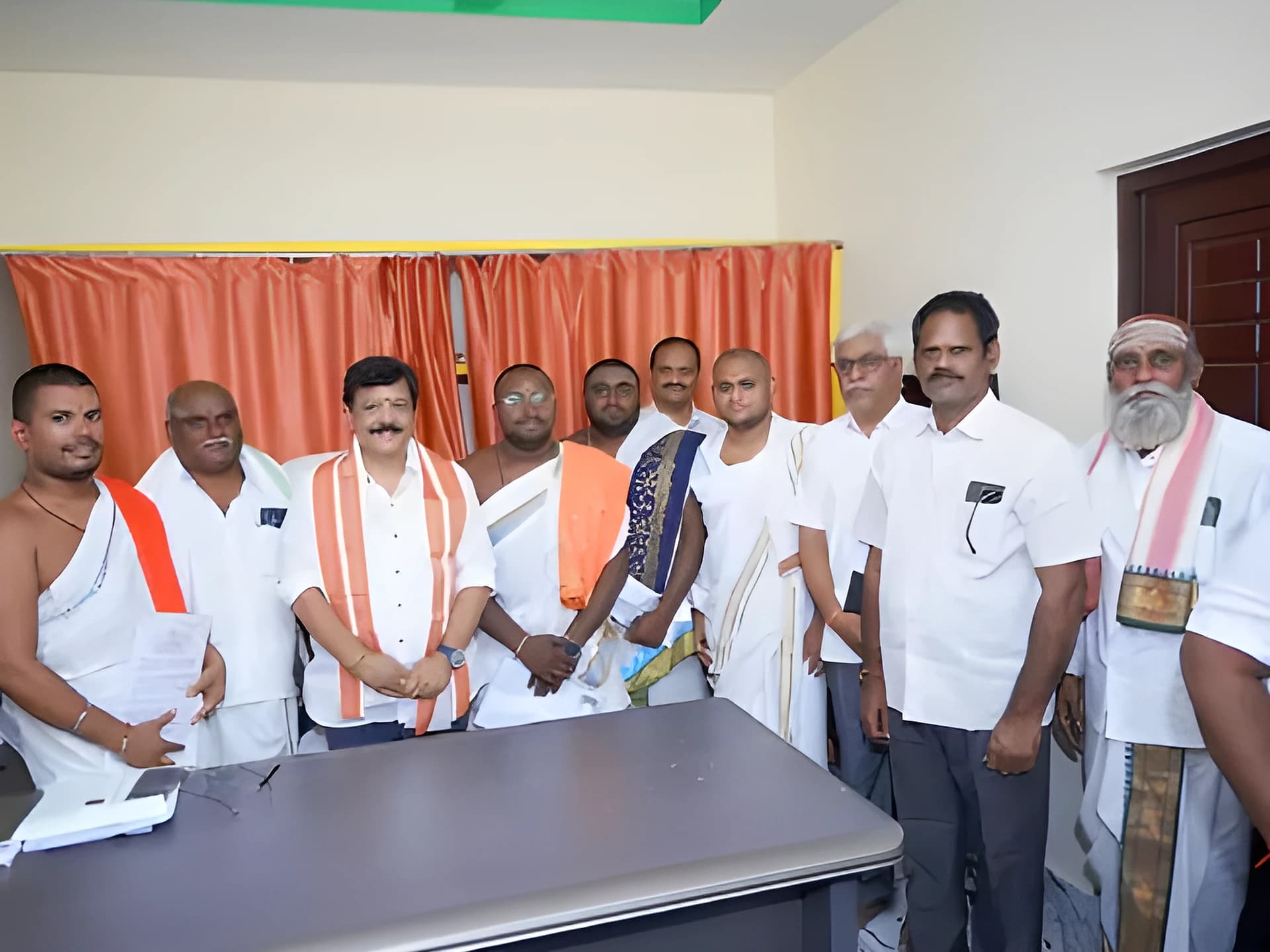 10 మంది పూజార్ల నియామకం