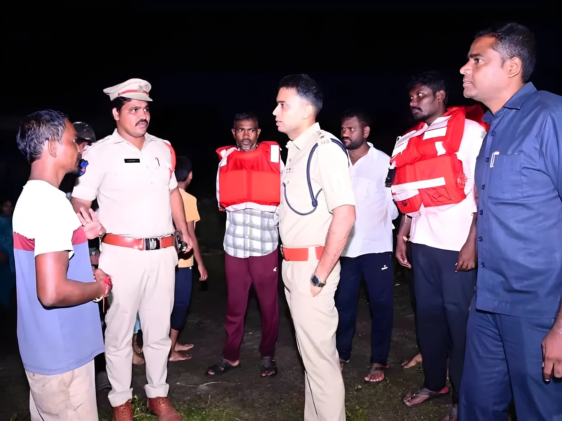 గణనాథుడి నిమజ్జనానికి పోలీసుల పటిష్ట ఏర్పాట్లు