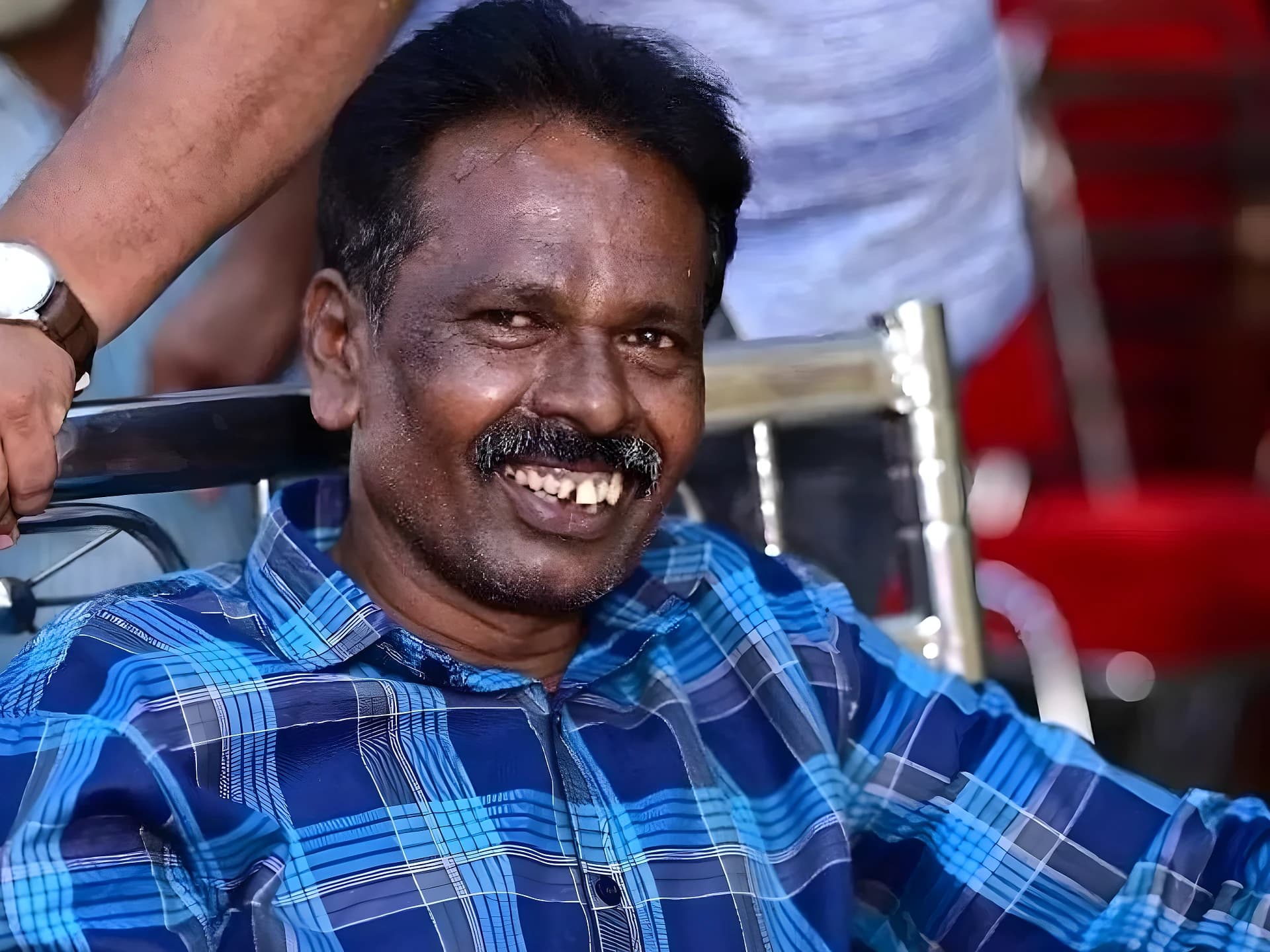 లిఫ్ట్ కోసం వదిలిన గుంతలో పడి పెయింటర్ మృతి