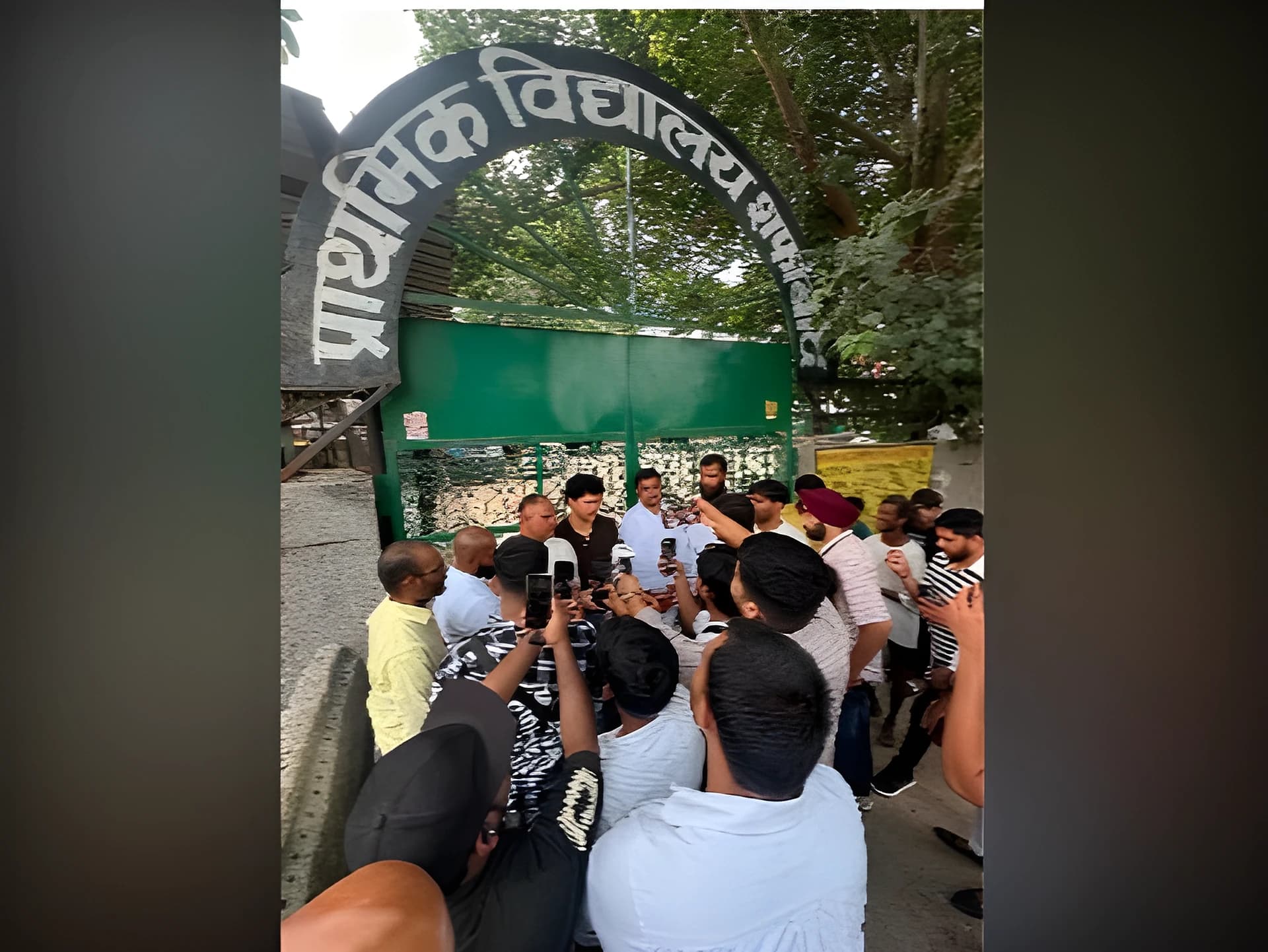 టీచర్లపై అదనపు పనులా? CJP నేత ప్రశ్న