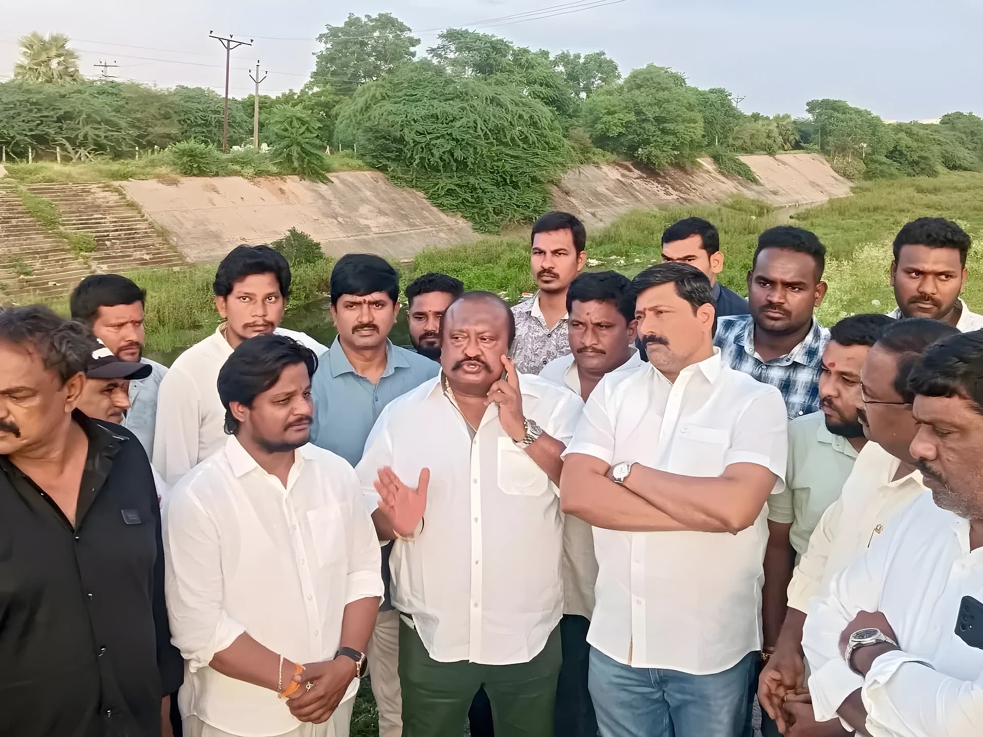 చింతకుంట కెనాల్లోకి ఎస్సారెస్పీ నీళ్లు విడుదల చేయాలి