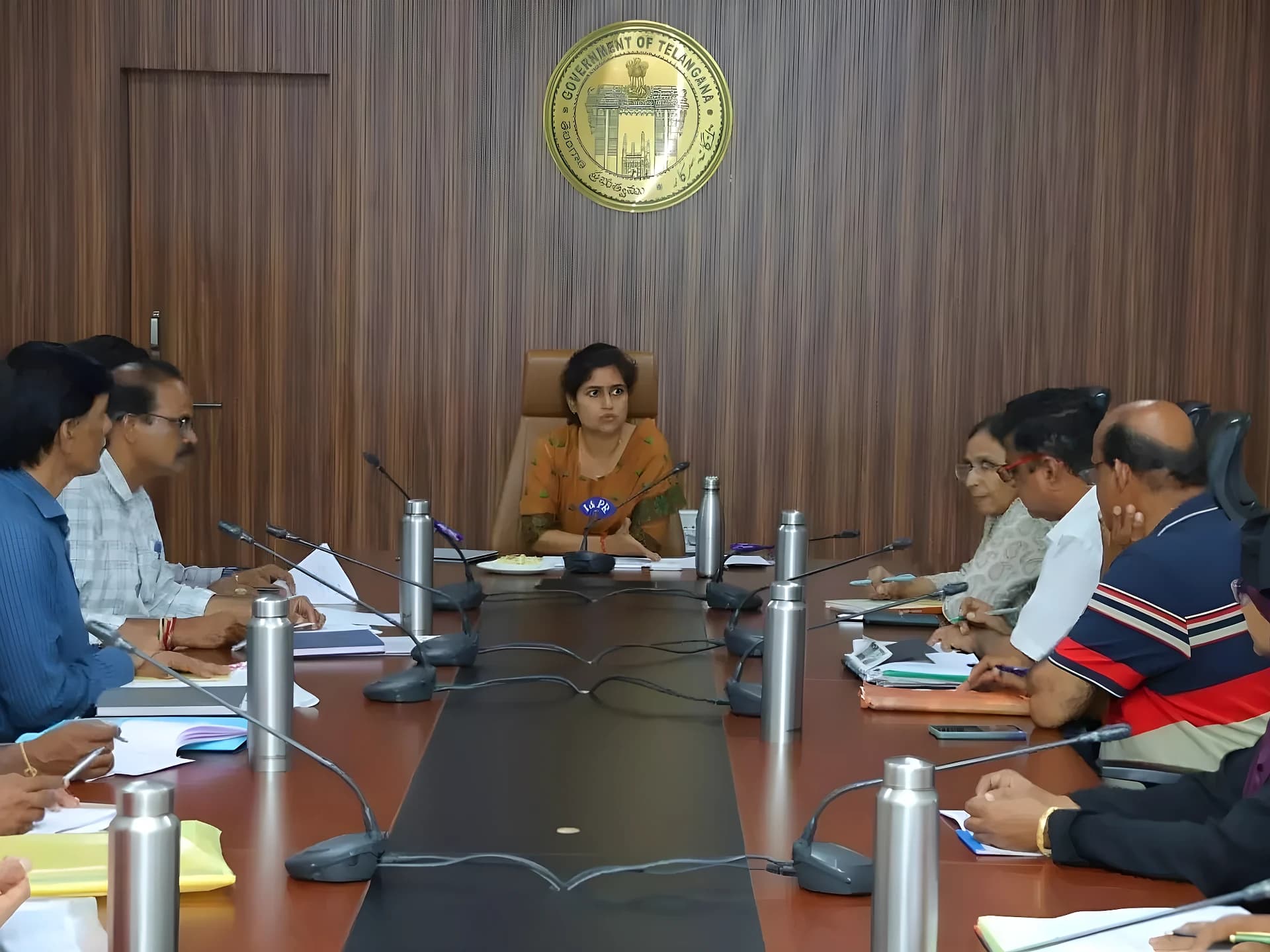 పాఠశాలల అభివృద్ధి పనుల్లో అలసత్వం వద్దు: కలెక్టర్