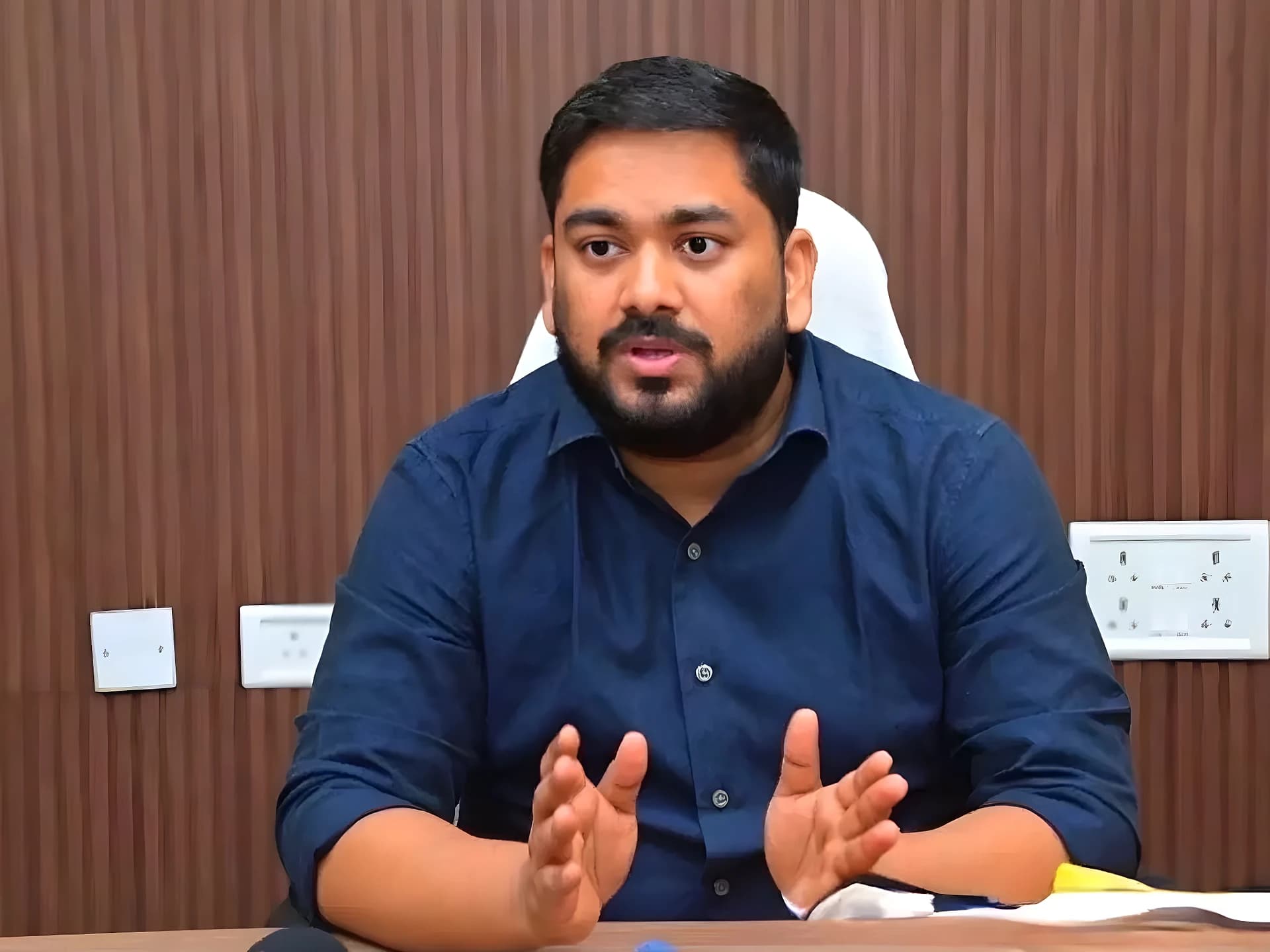 బిల్లుల చెల్లింపుల్లో జాప్యం.. సర్పంచుల చెక్ పవర్ రద్దు