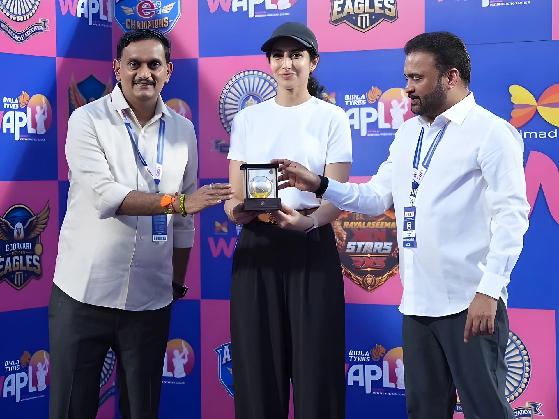 గ్రాండ్గా WAPL సీజన్-1.. ట్రోఫీ లాంచ్ చేసిన బ్రాహ్మణి
