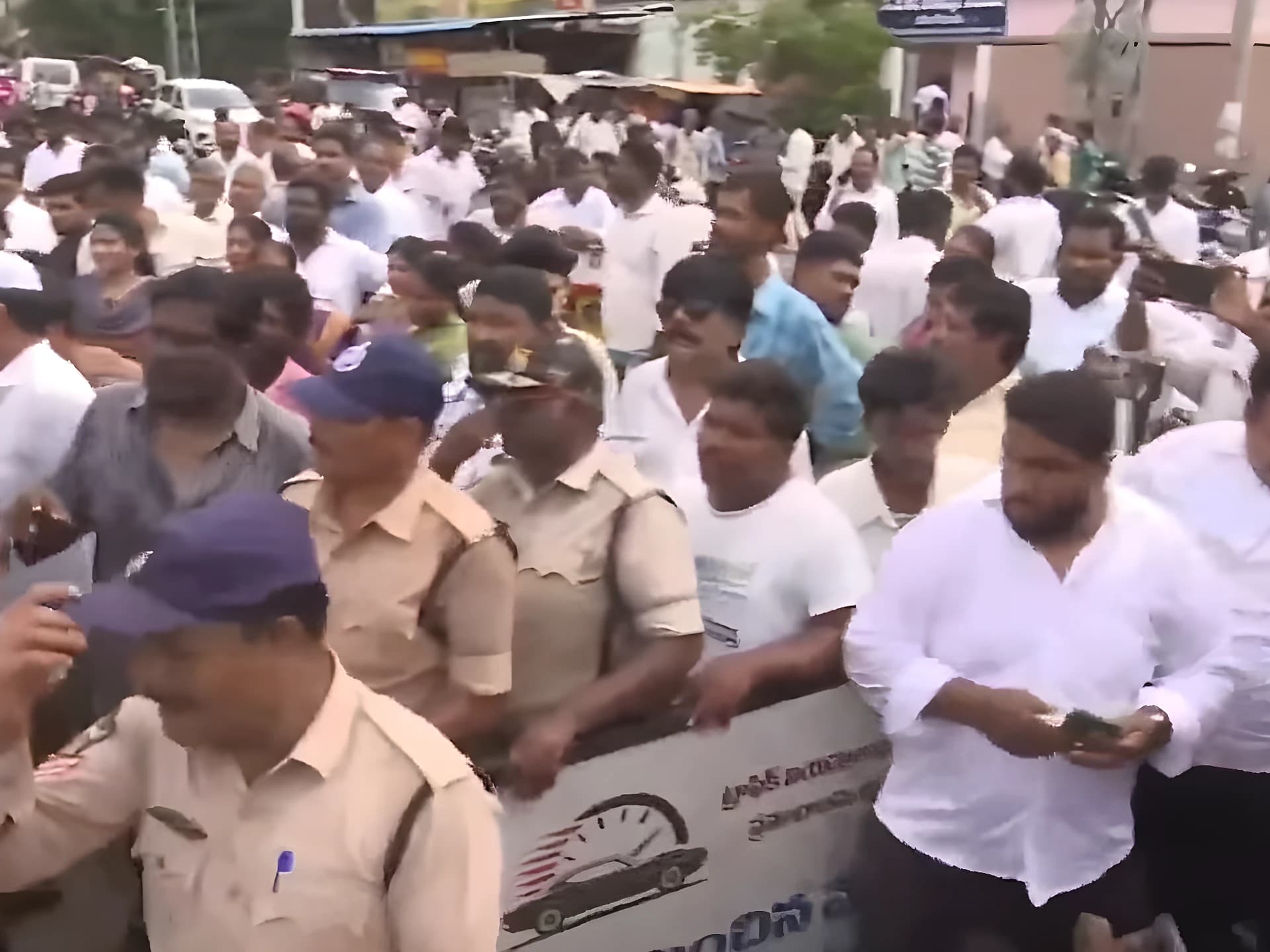 AP DSCపై YCP రచ్చ రచ్చ