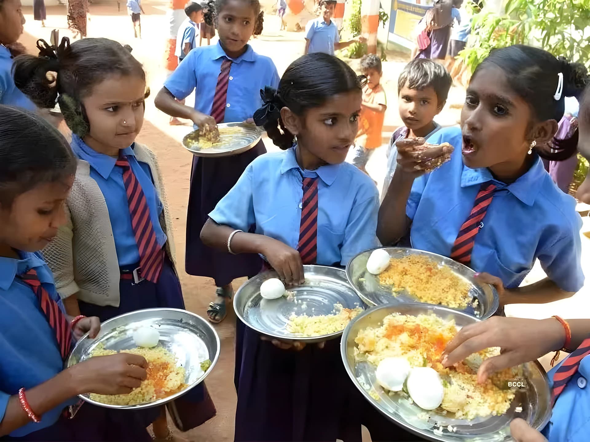 హాస్టల్ ఫుడ్తో 31 మంది స్టూడెంట్స్కి అస్వస్థత