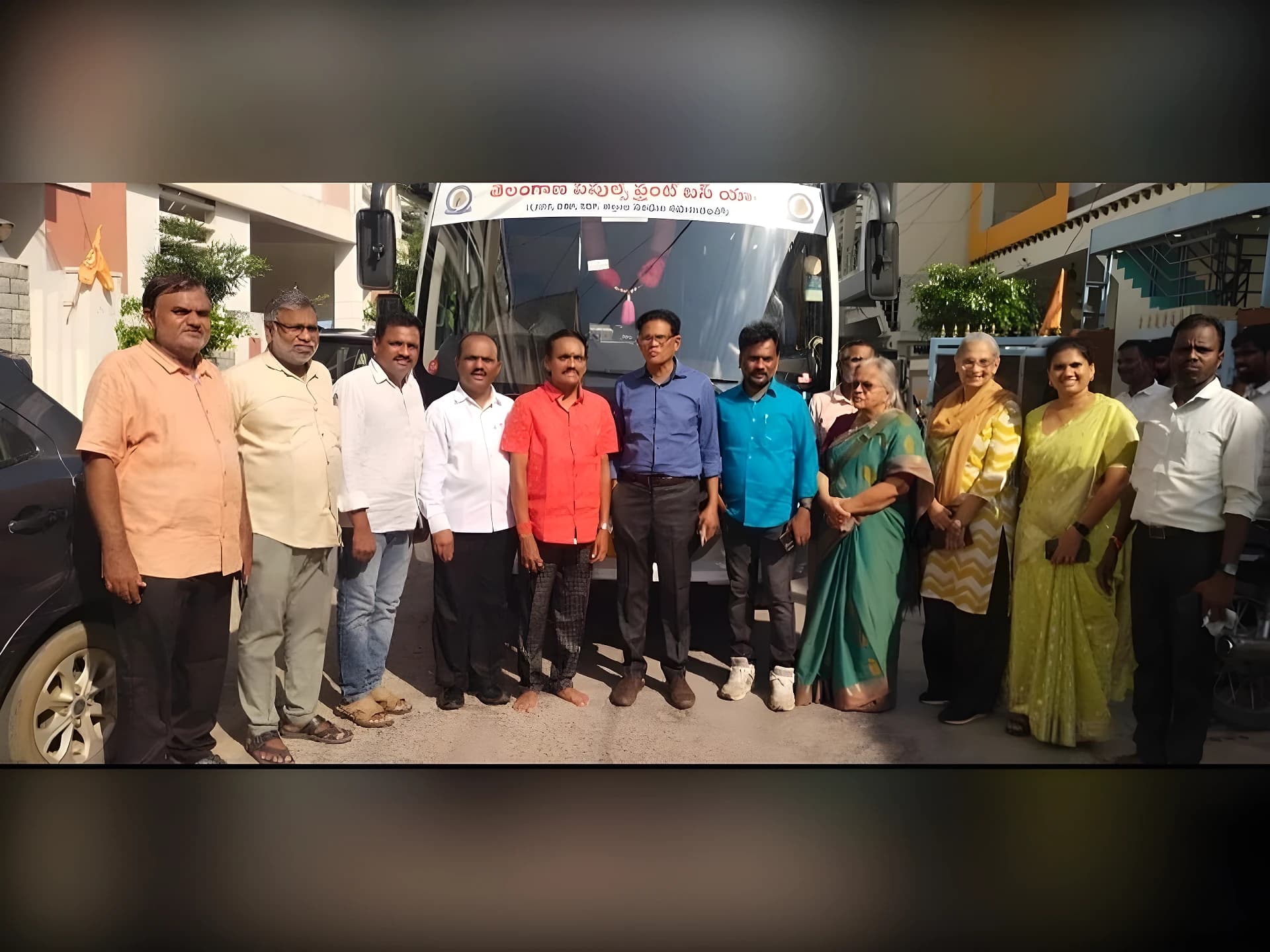 బంజారాహిల్స్కు సమానంగా ఆదివాసీ బడులు: ఆకునూరి మురళి