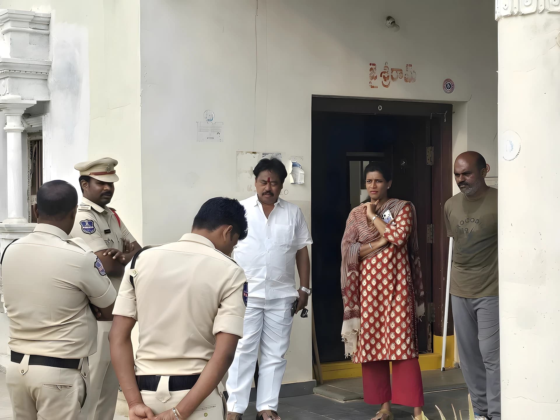 గద్వాలలో బీజేపీ నేతల హౌస్ అరెస్ట్