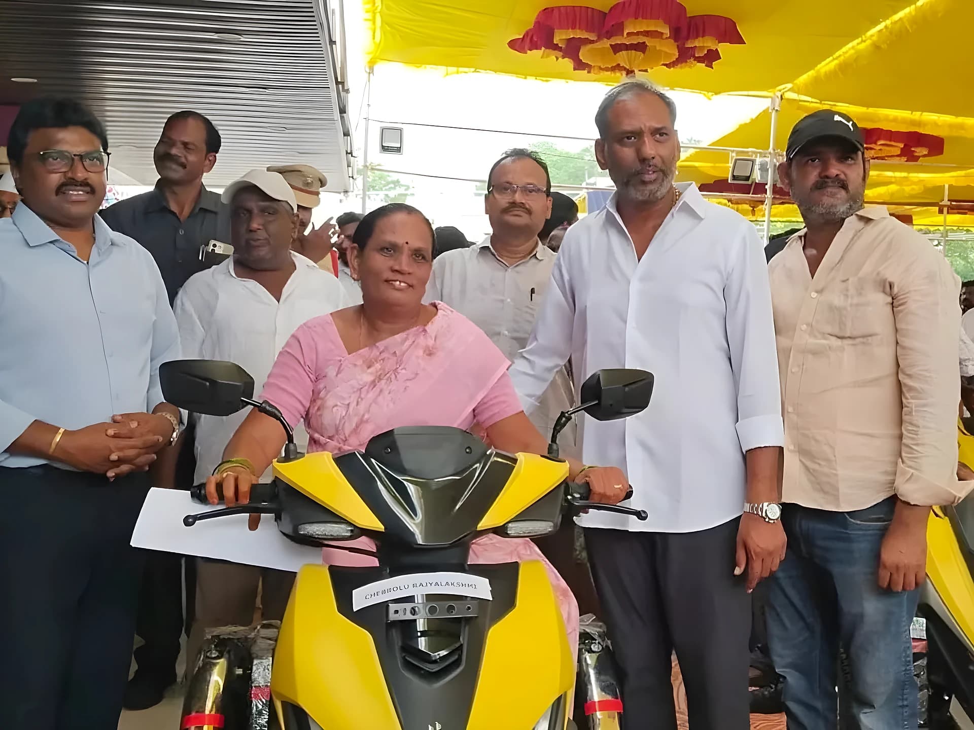 31 మంది దివ్యాంగులకు ఉచిత ట్రై సైకిళ్లు అందజేత