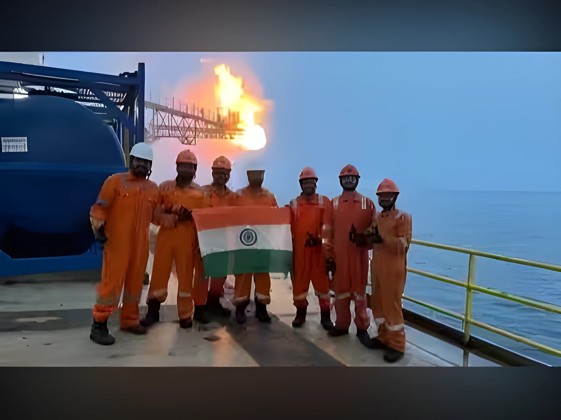 సముద్రంలో గ్యాస్.. ఒడిశాకు 43 కి.మీ దూరంలో