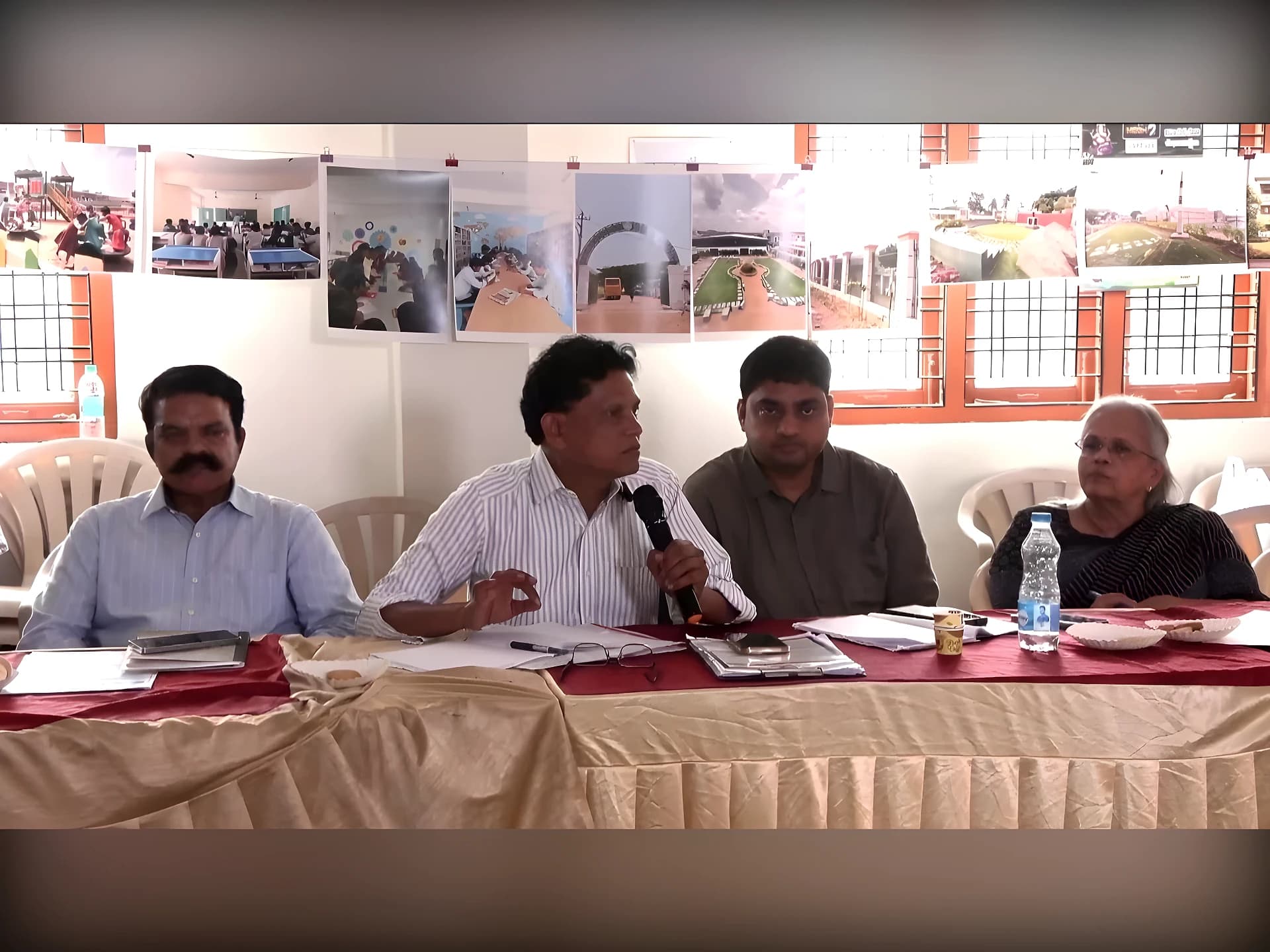 12 ఏళ్లైనా ప్రభుత్వ బడుల పరిస్థితి మారలేదు!