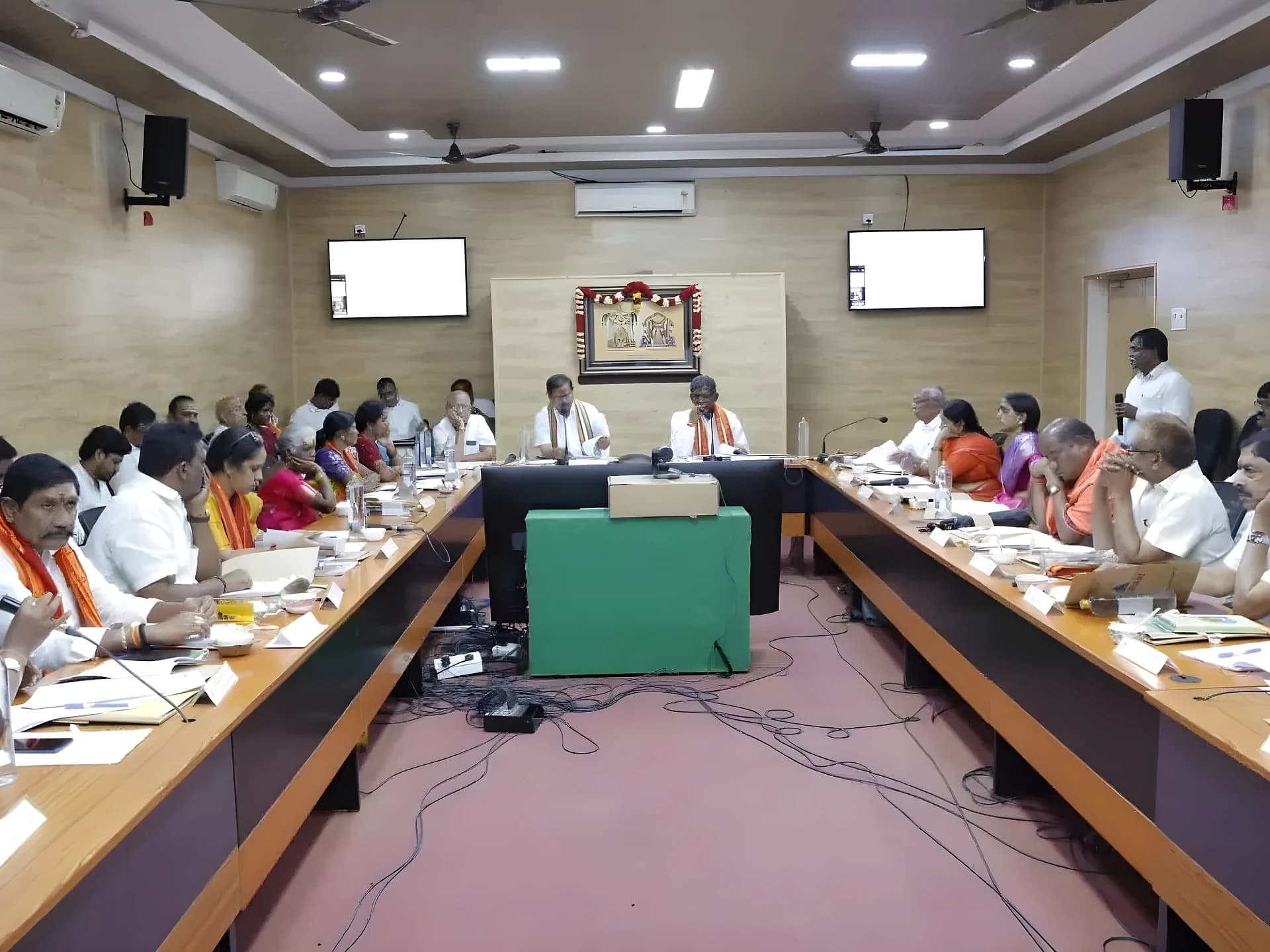 శ్రీశైలంలో ఆలయ ట్రస్ట్ బోర్డు సమావేశం
