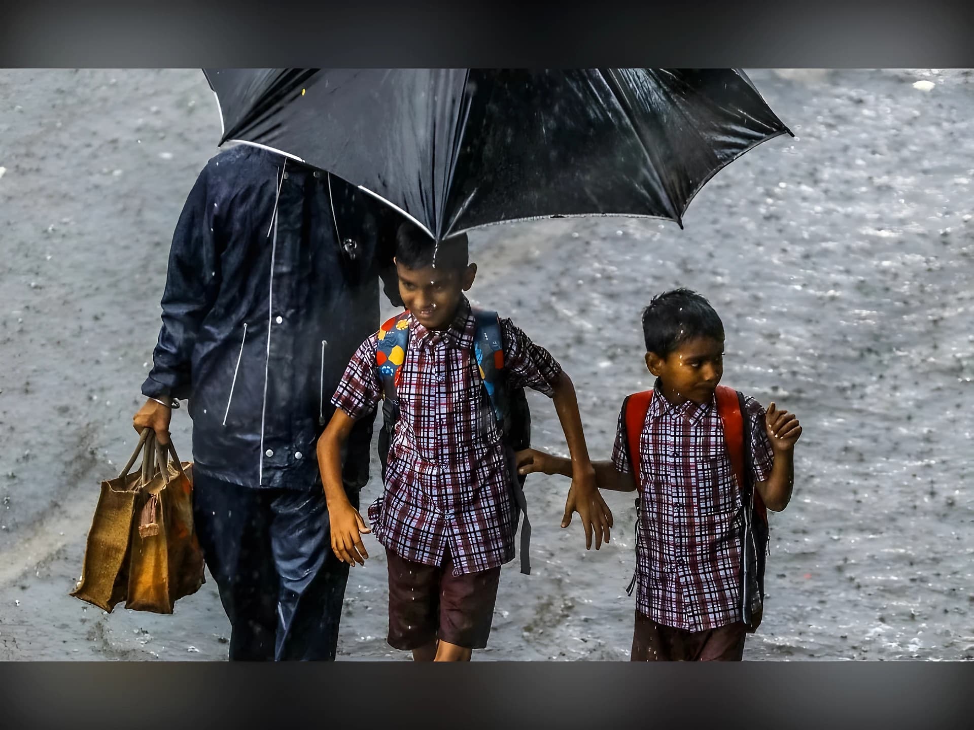 స్కూళ్లకు హాలిడే, KU ఎగ్జామ్స్ పోస్ట్పోన్!