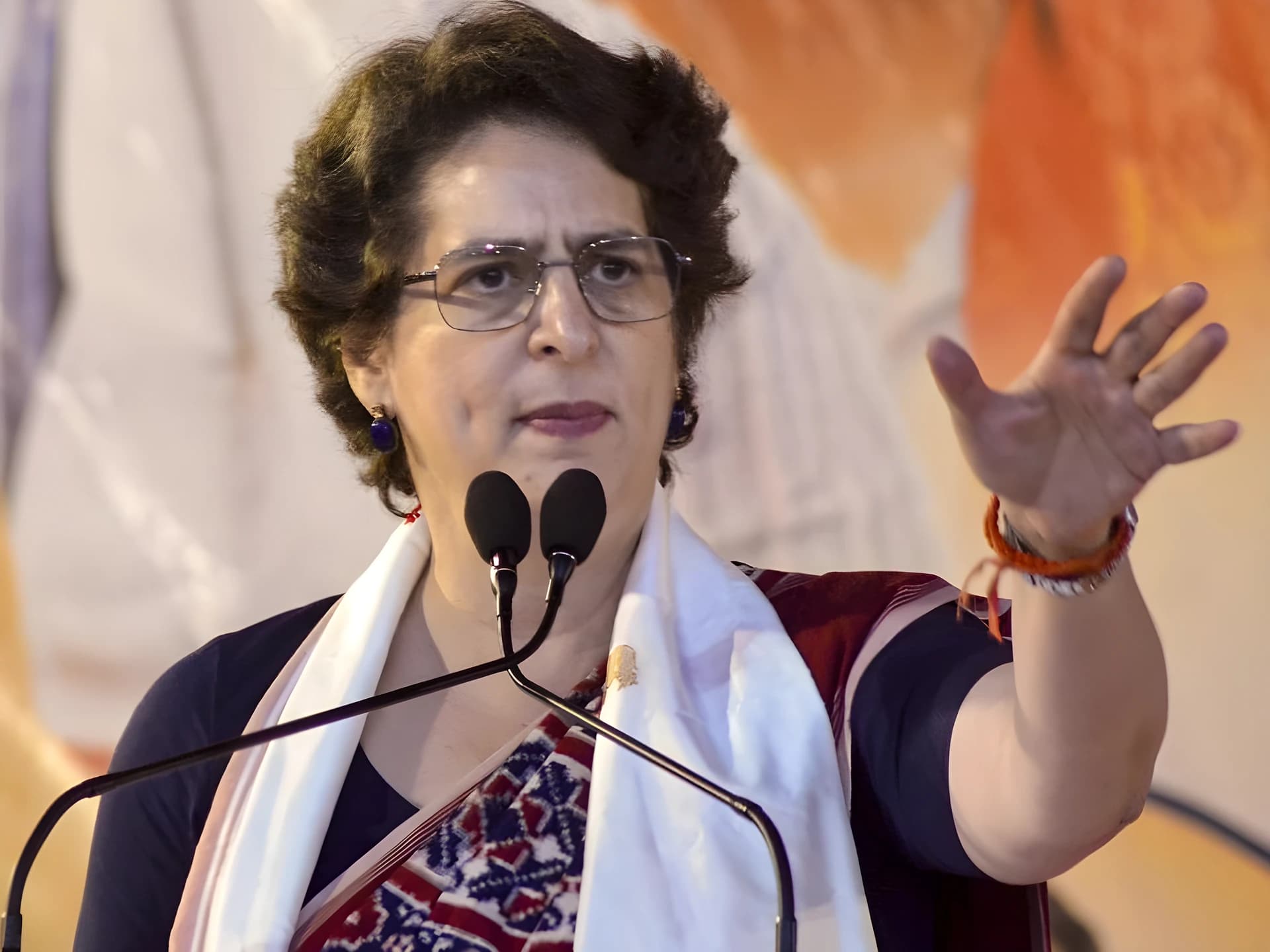 ఓటర్ల జాబితాపై రచ్చ.. CECపై ప్రియాంక ఫైర్!