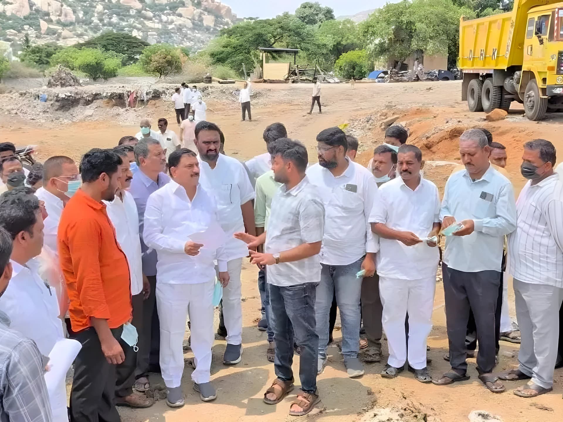 డంపింగ్ యార్డును పరిశీలించిన ఎమ్మెల్యే