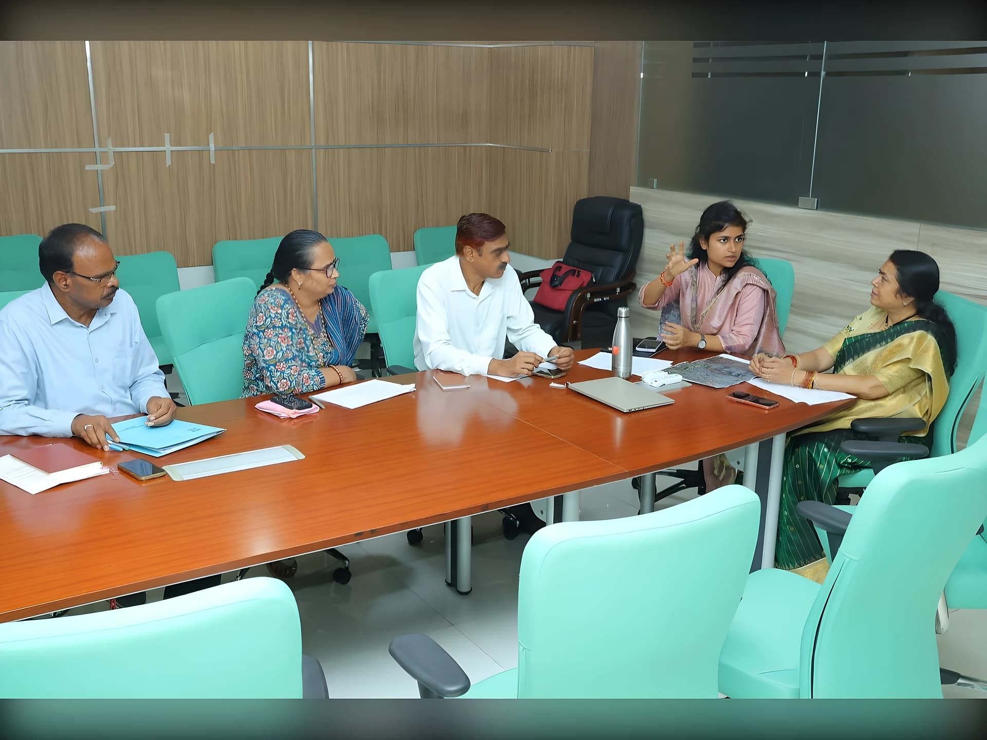 'వరంగల్ అభివృద్ధి పనులకు వేగం పెంచాలి'