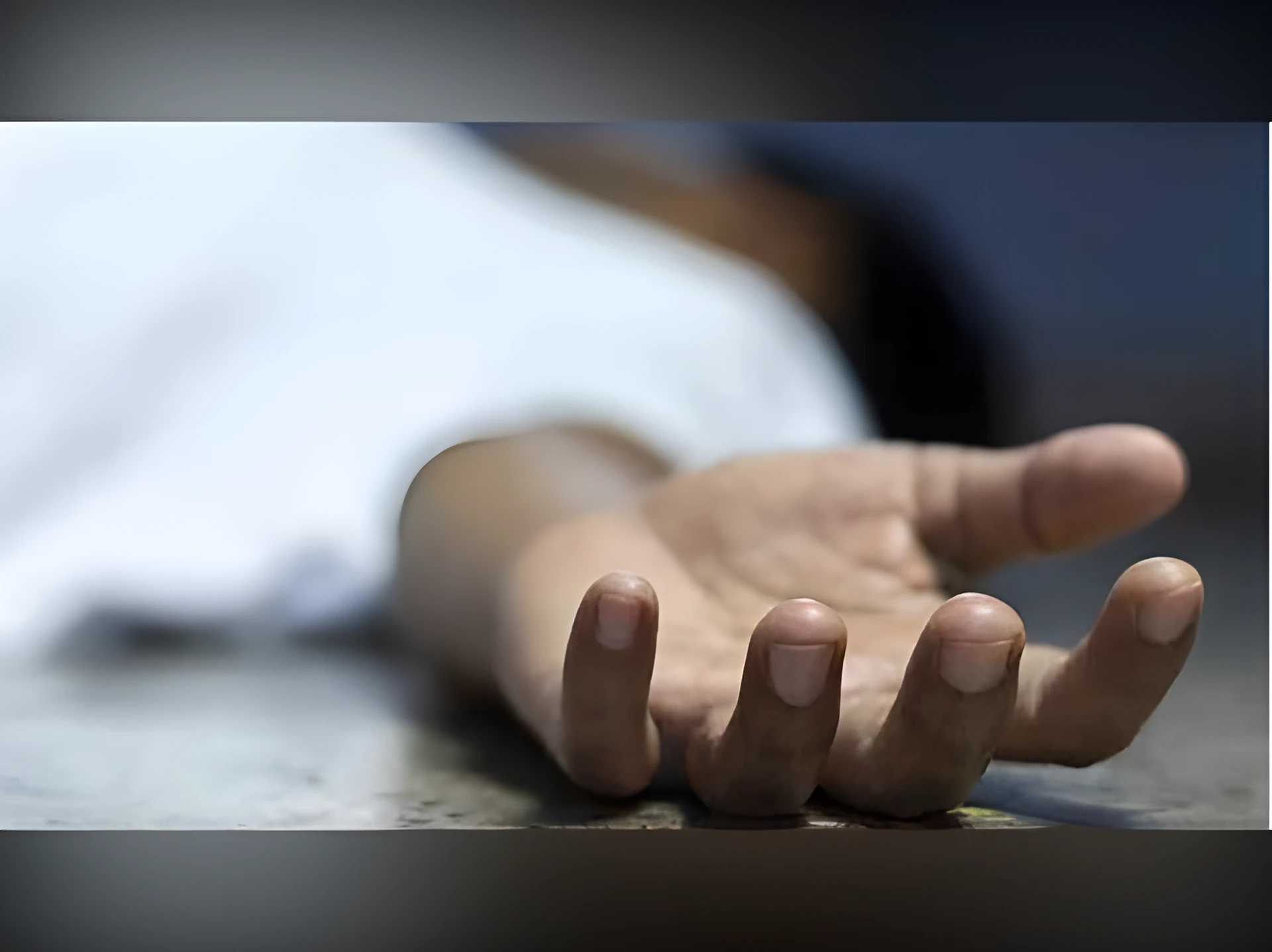 విద్యుదాఘాతంతో భార్యాభర్తల మృతి