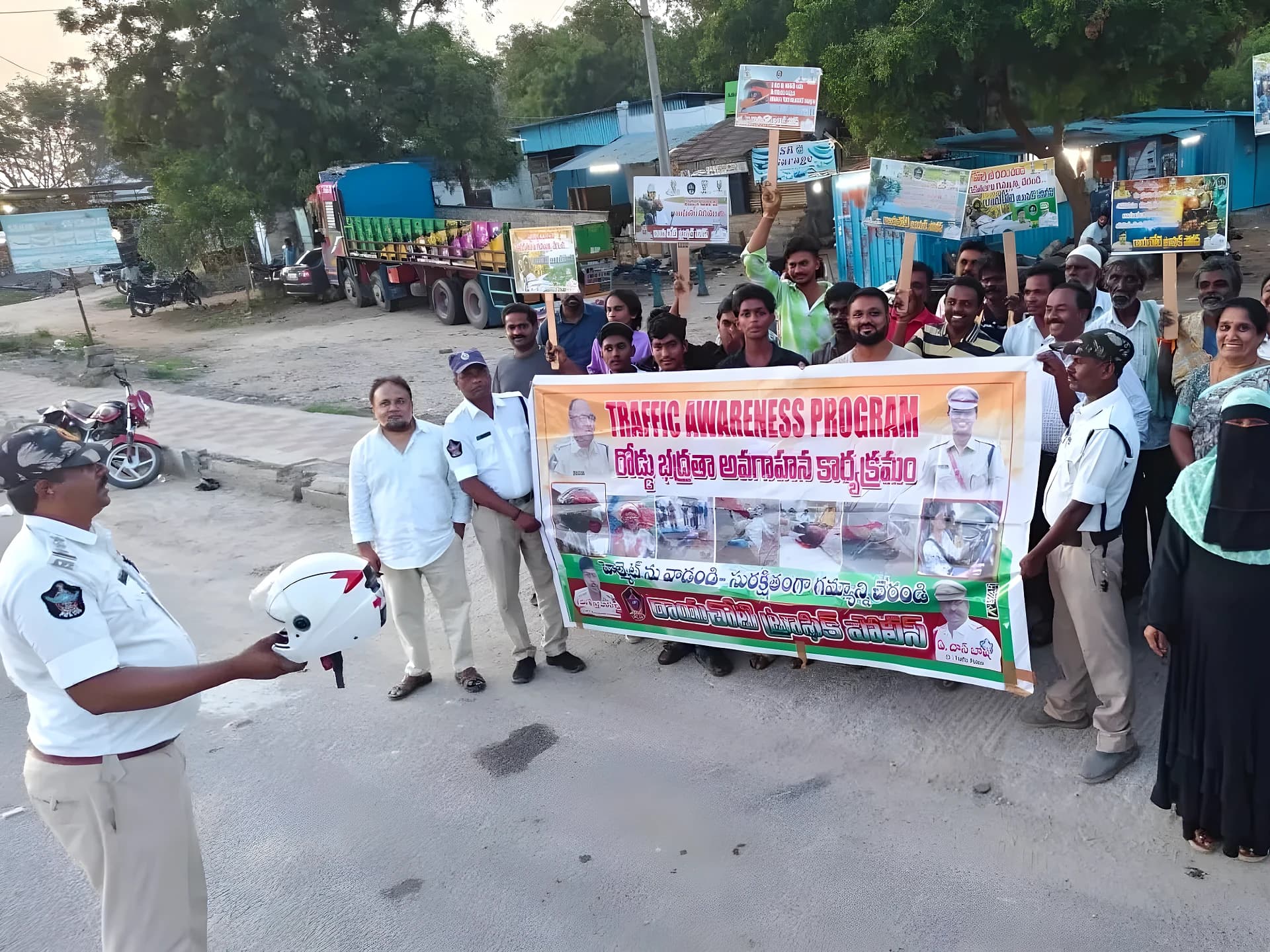మదనపల్లెలో ట్రాఫిక్ రూల్స్పై అవగాహన