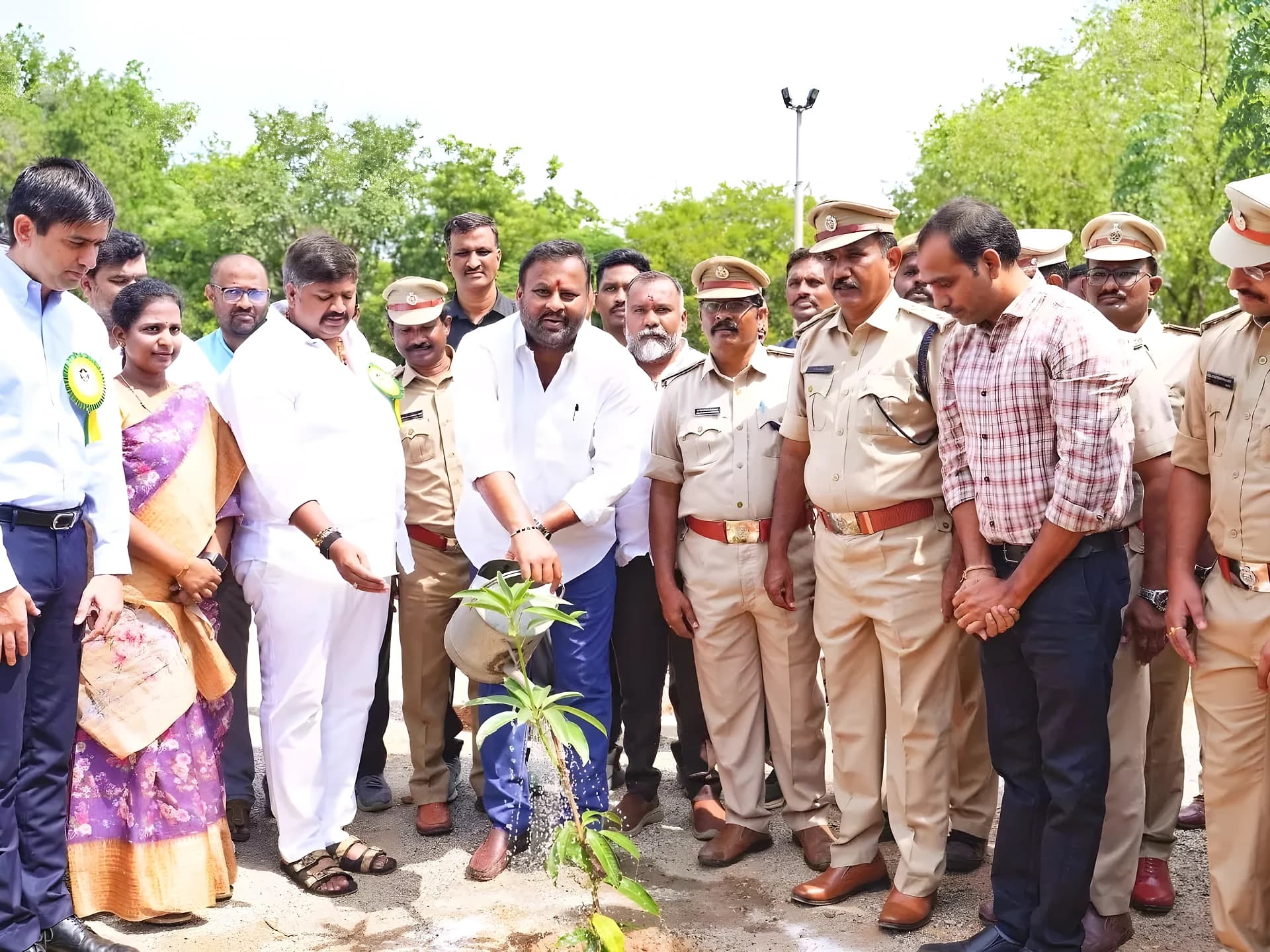 DTC కార్యాలయంలో మంత్రి ఆకస్మిక తనిఖీ